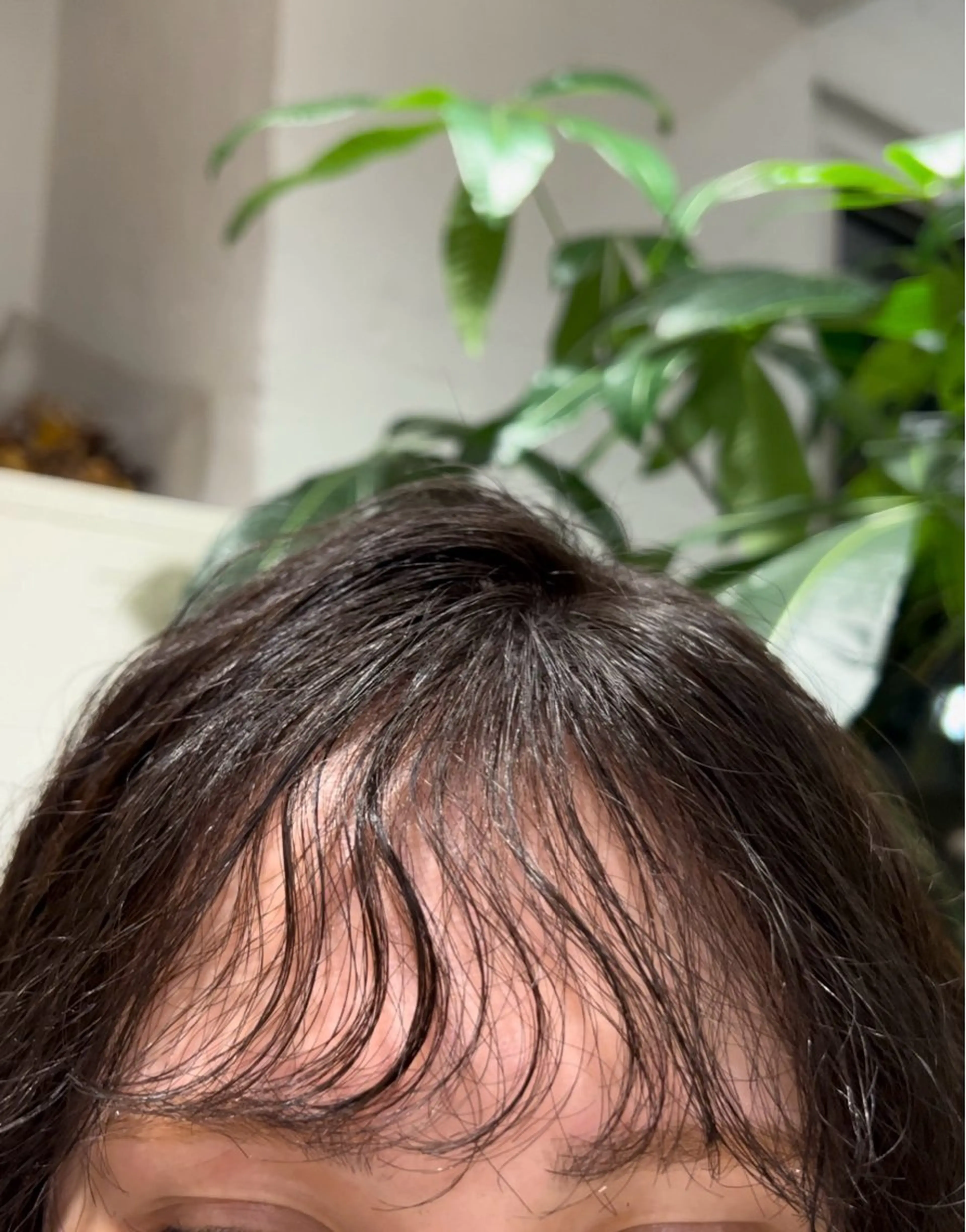 前髪カット+前髪パーマの写真