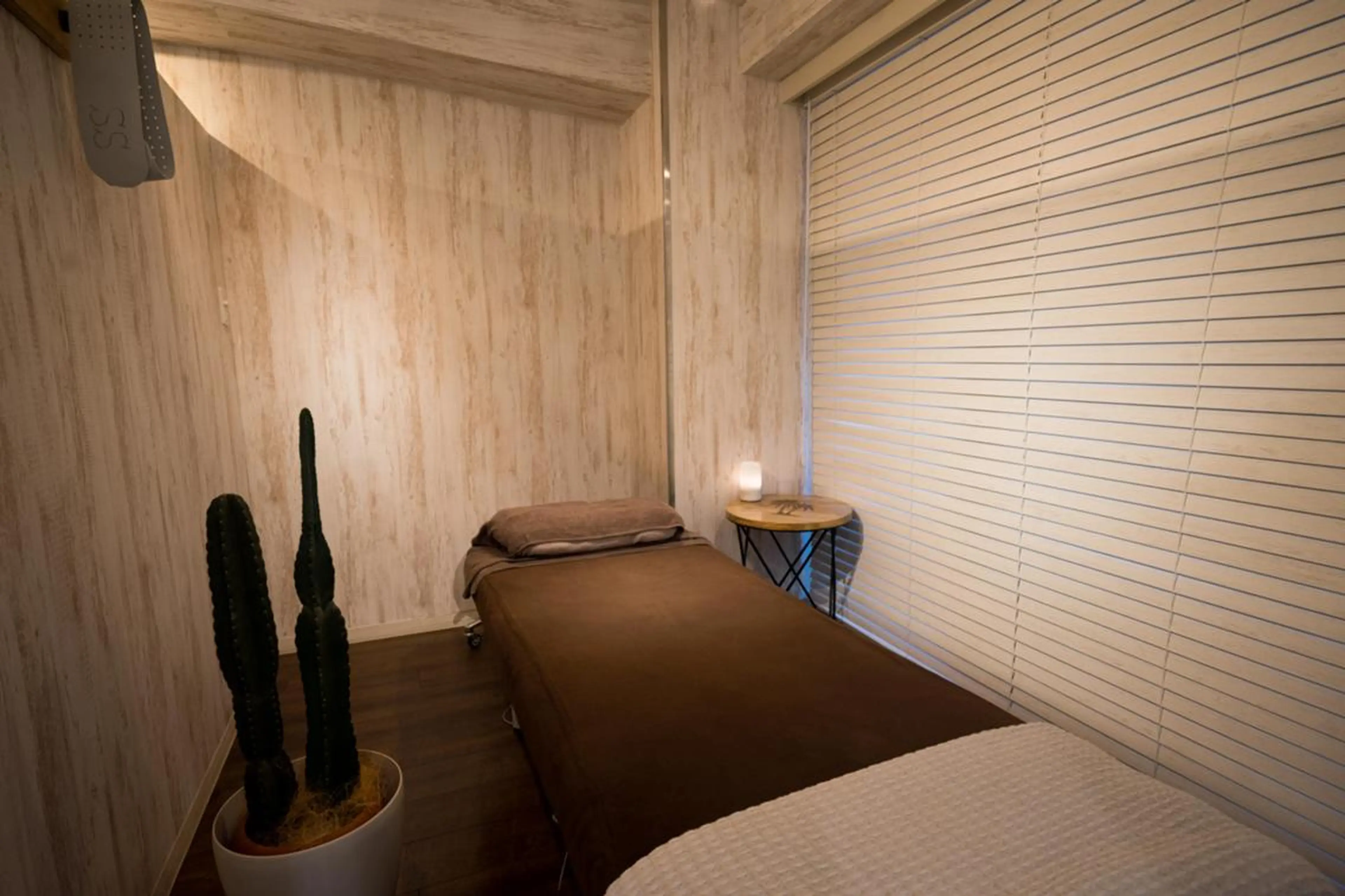 美容鍼・小顔/ 骨盤矯正/目黒/レンのエステ・リラクイメージ