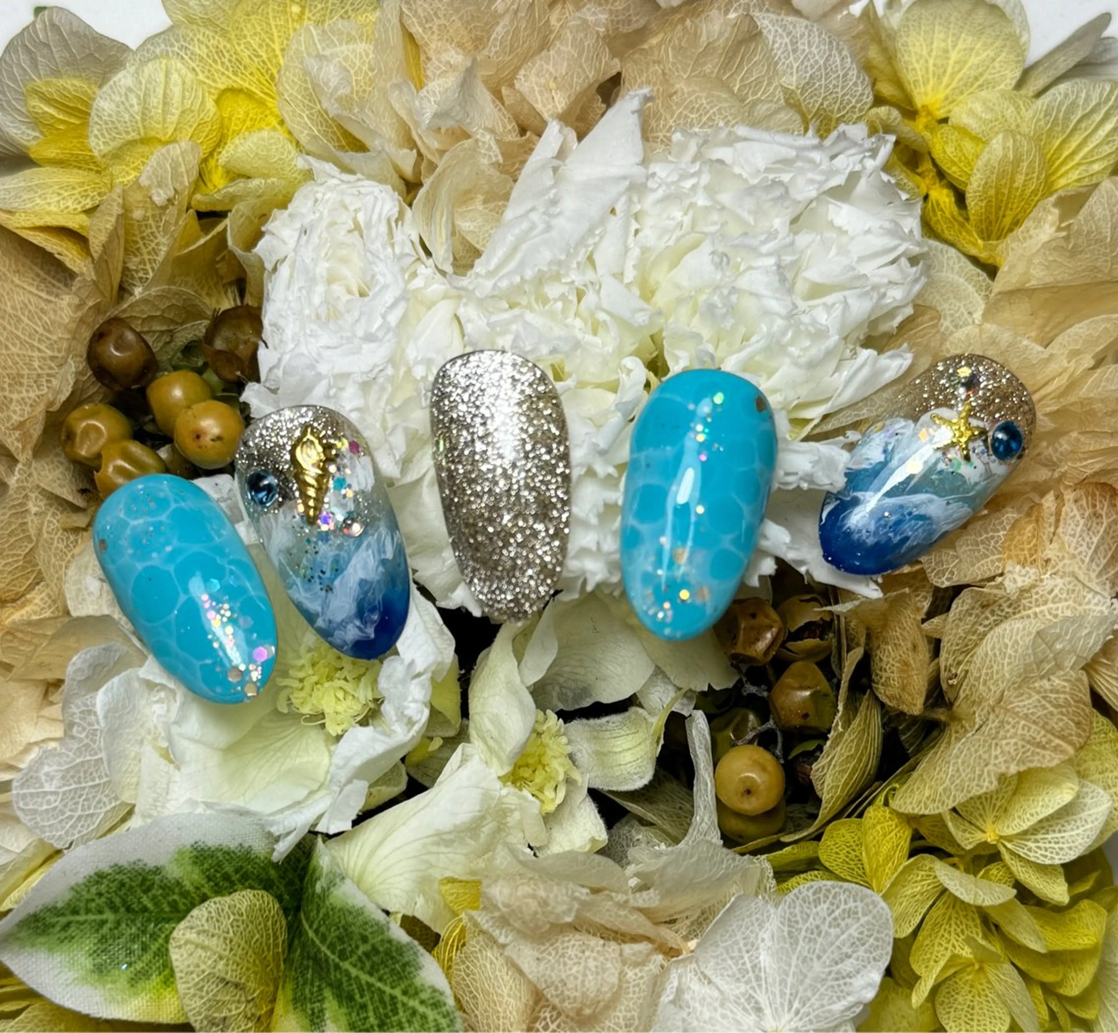 ネイル ハンドネイル AngelChris ビューティーサロンのネイルデザイン