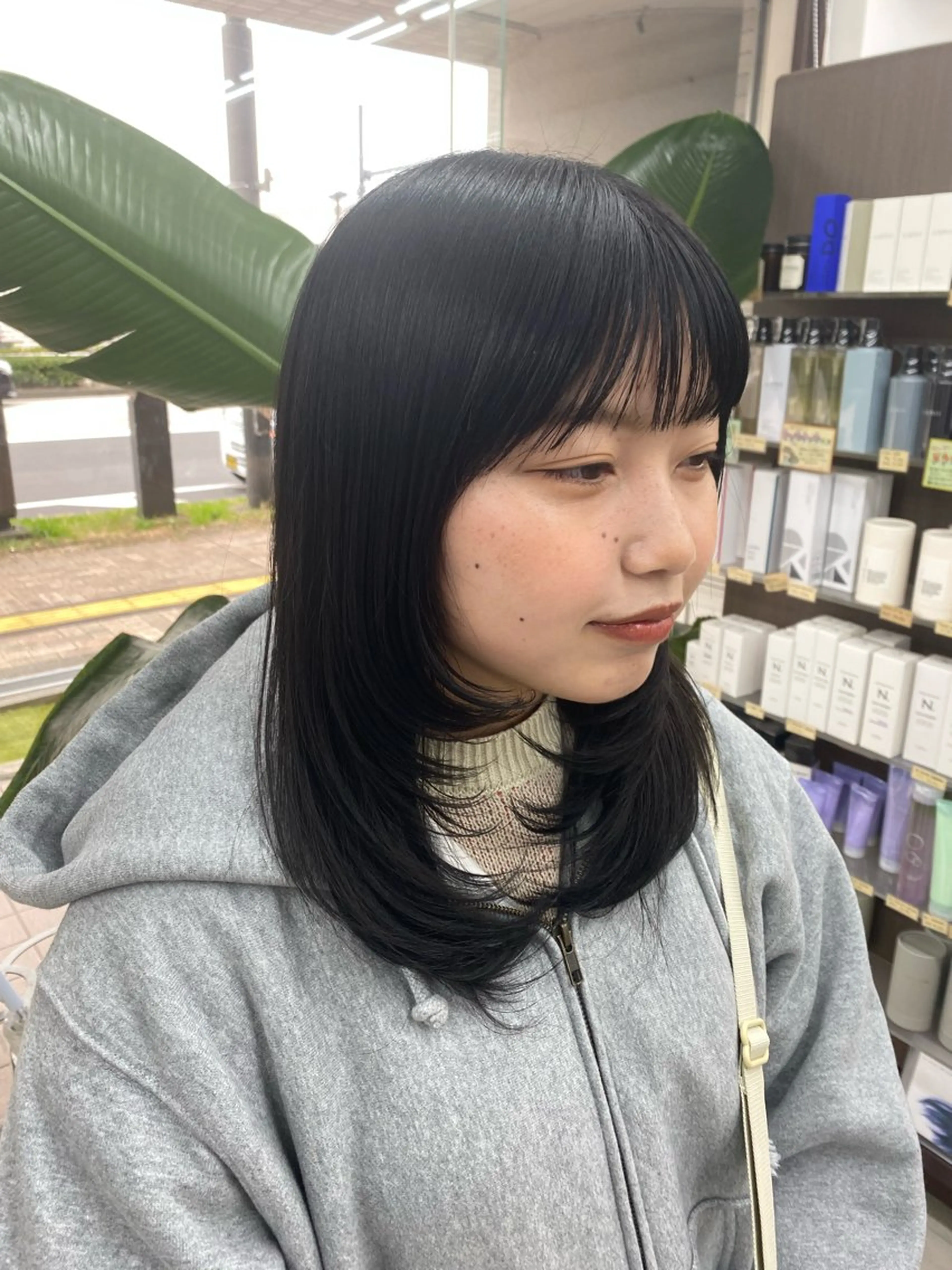 セミロング カット 月野涼風 /レイヤーカットのヘアスタイル