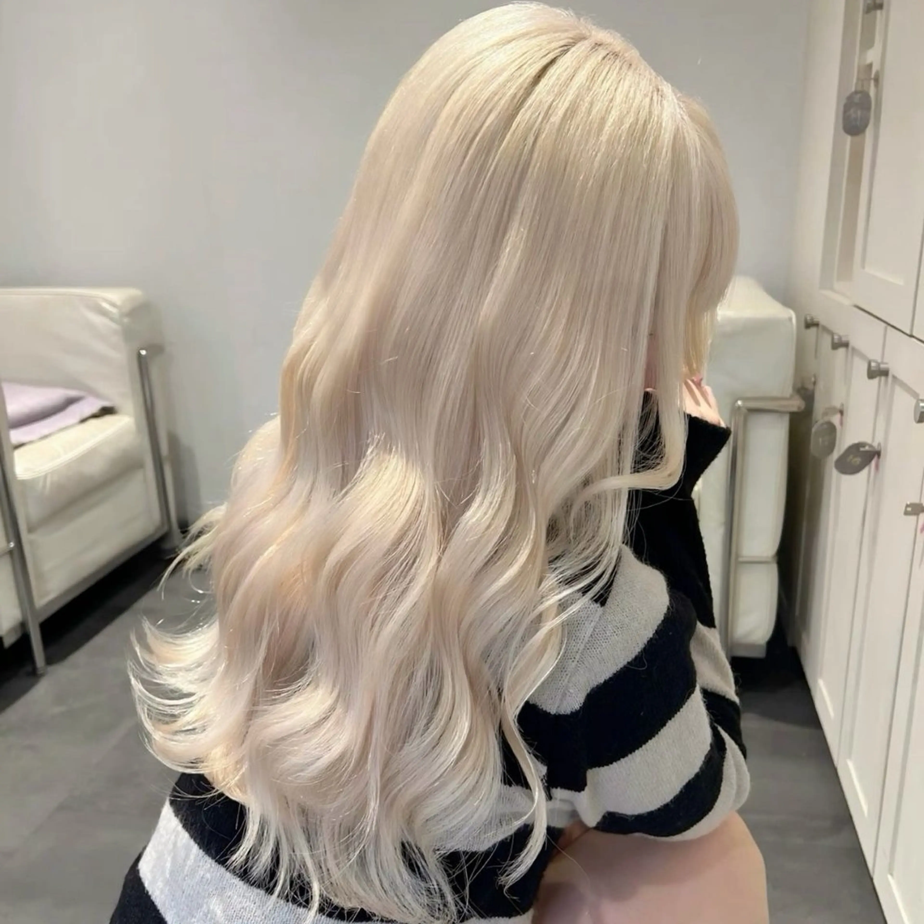 🥣3月限定メニュー🥣ケアブリーチ使用💖トリプルカラー(ブリーチ2回➕カラー➕トリートメント)ペールトーンに🎀🤍の写真