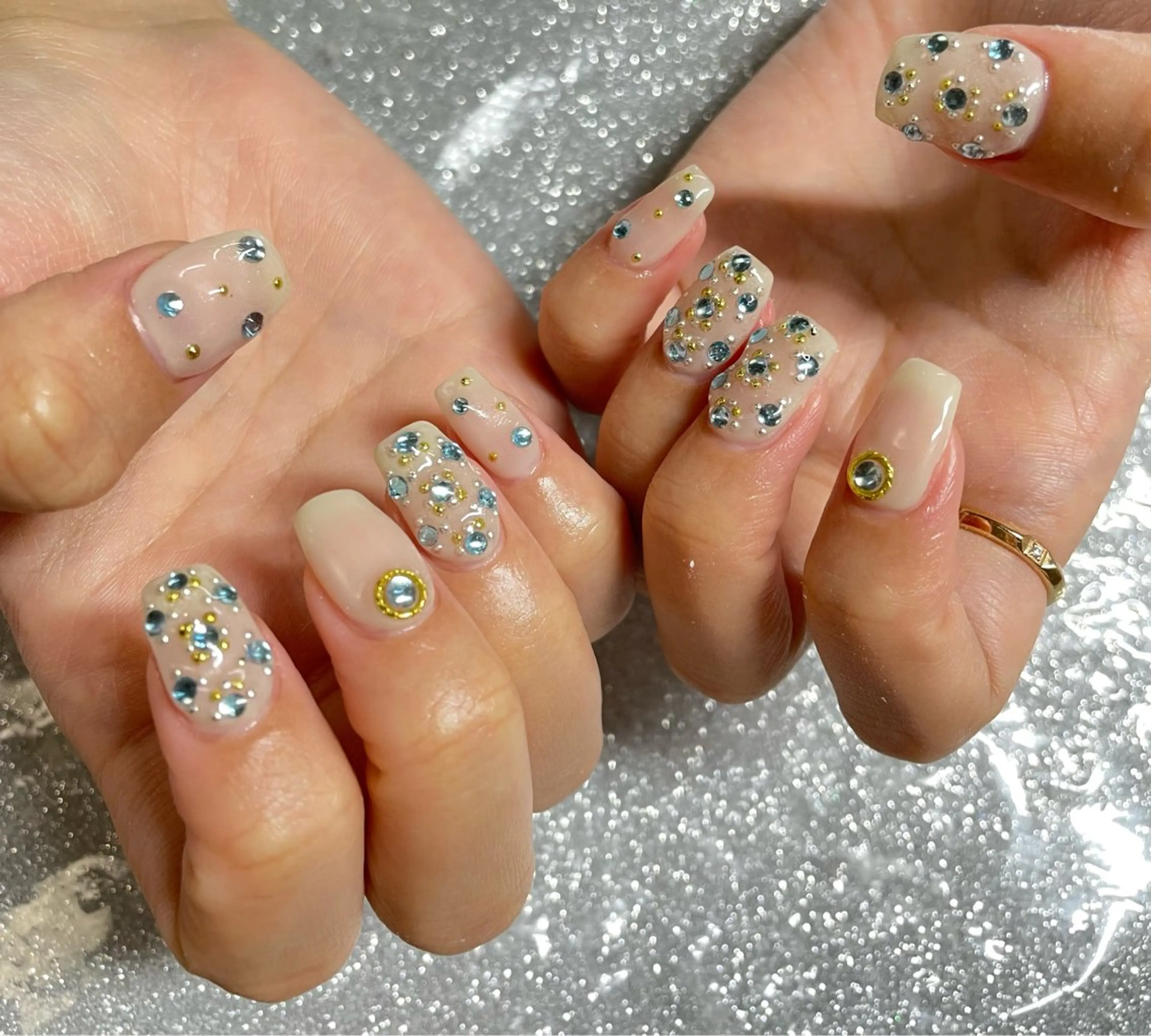 ネイル ハンドネイル VIERU 🌈🎀💖のネイルデザイン