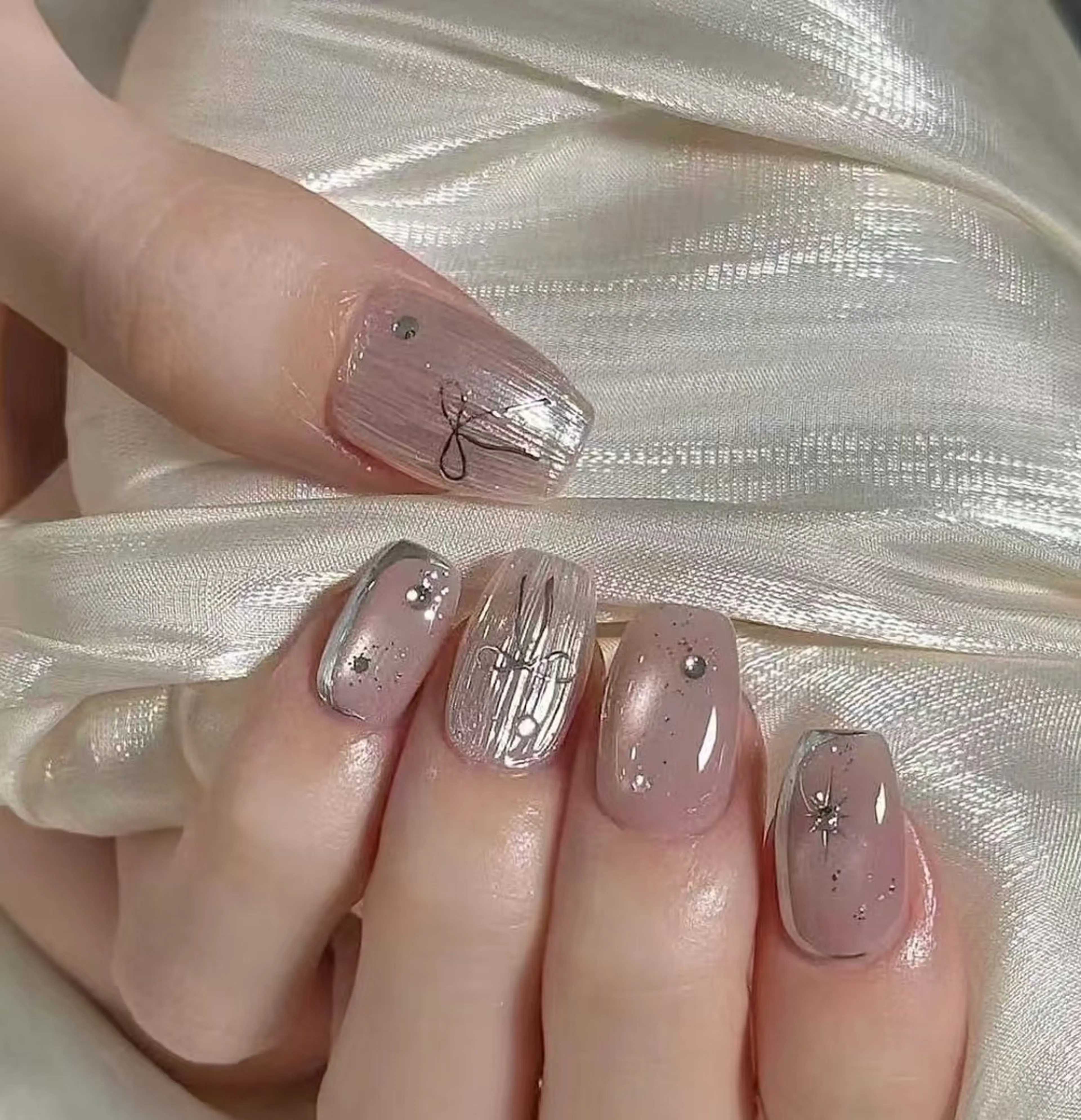 ネイル オーロラネイル フラワーネイル フットネイル フレンチネイル ジェルネイル ハンドネイル BabyYouMi ねねのネイルデザイン