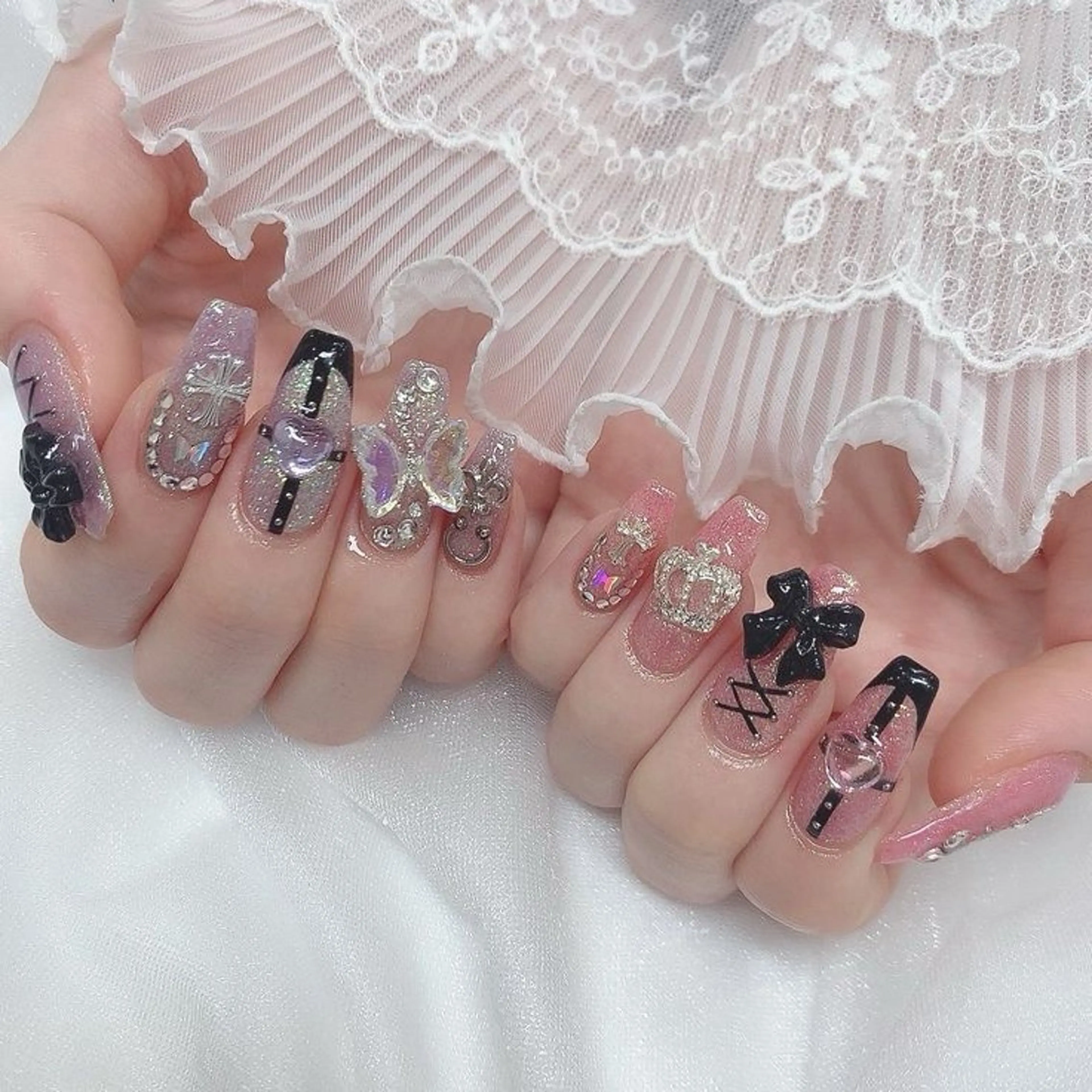 ネイル マグネットネイル ピンク ネイルチップ 冬ネイル ハンドネイル Lee Nailsのネイルデザイン