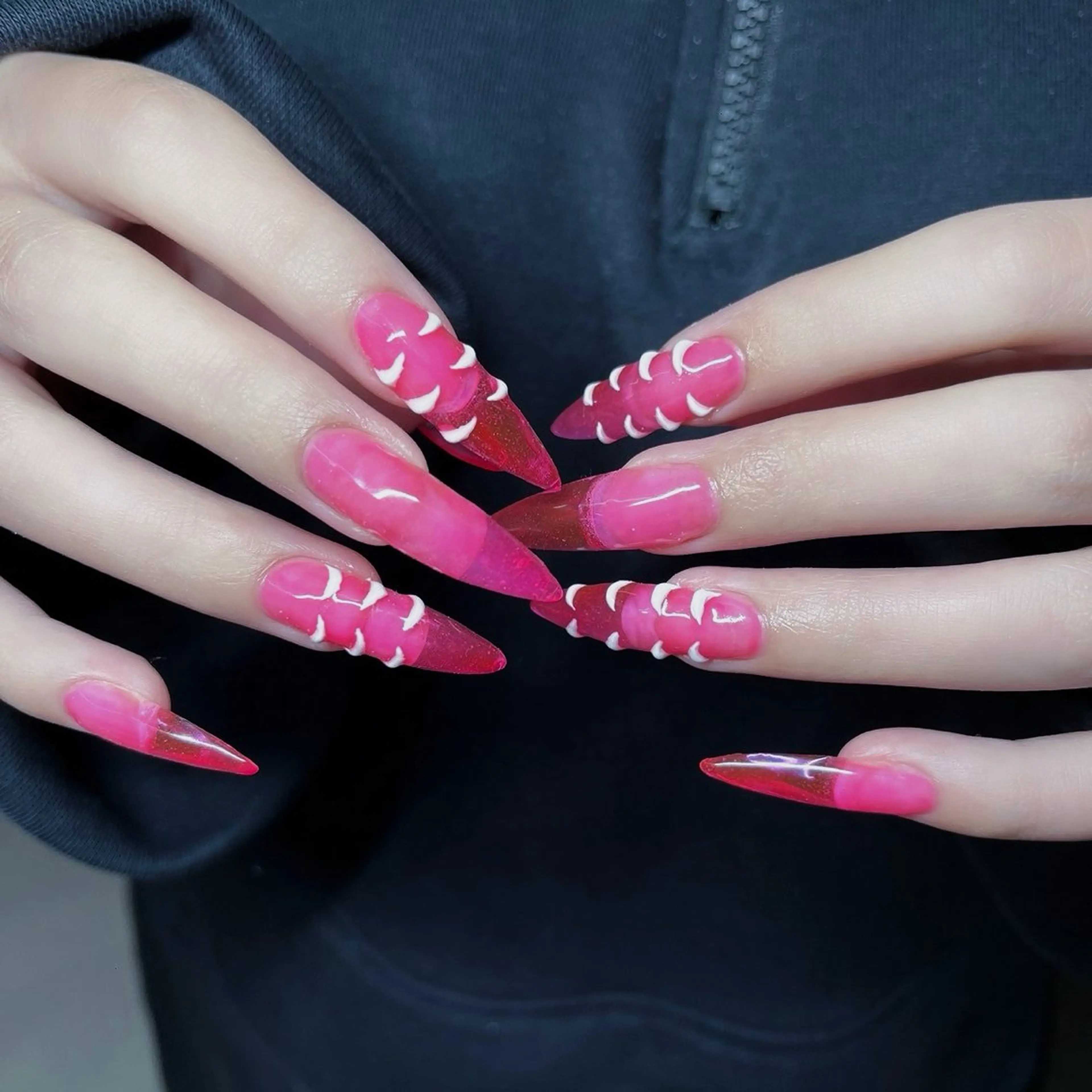 チップ長さだし＋デザイン4本(フレンチ、グラデも対象)の写真