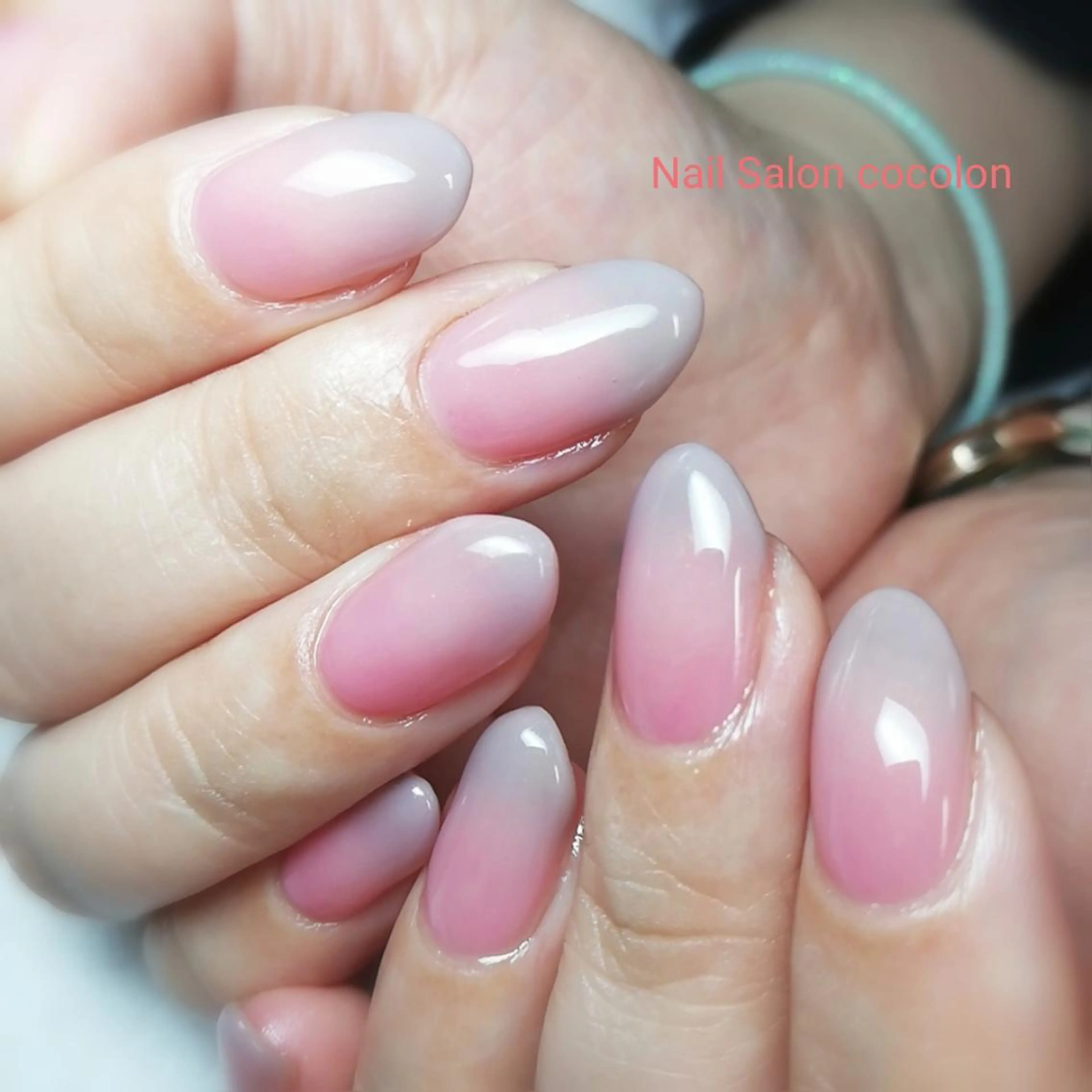 ネイル グラデーション 柴崎 美幸のネイルデザイン