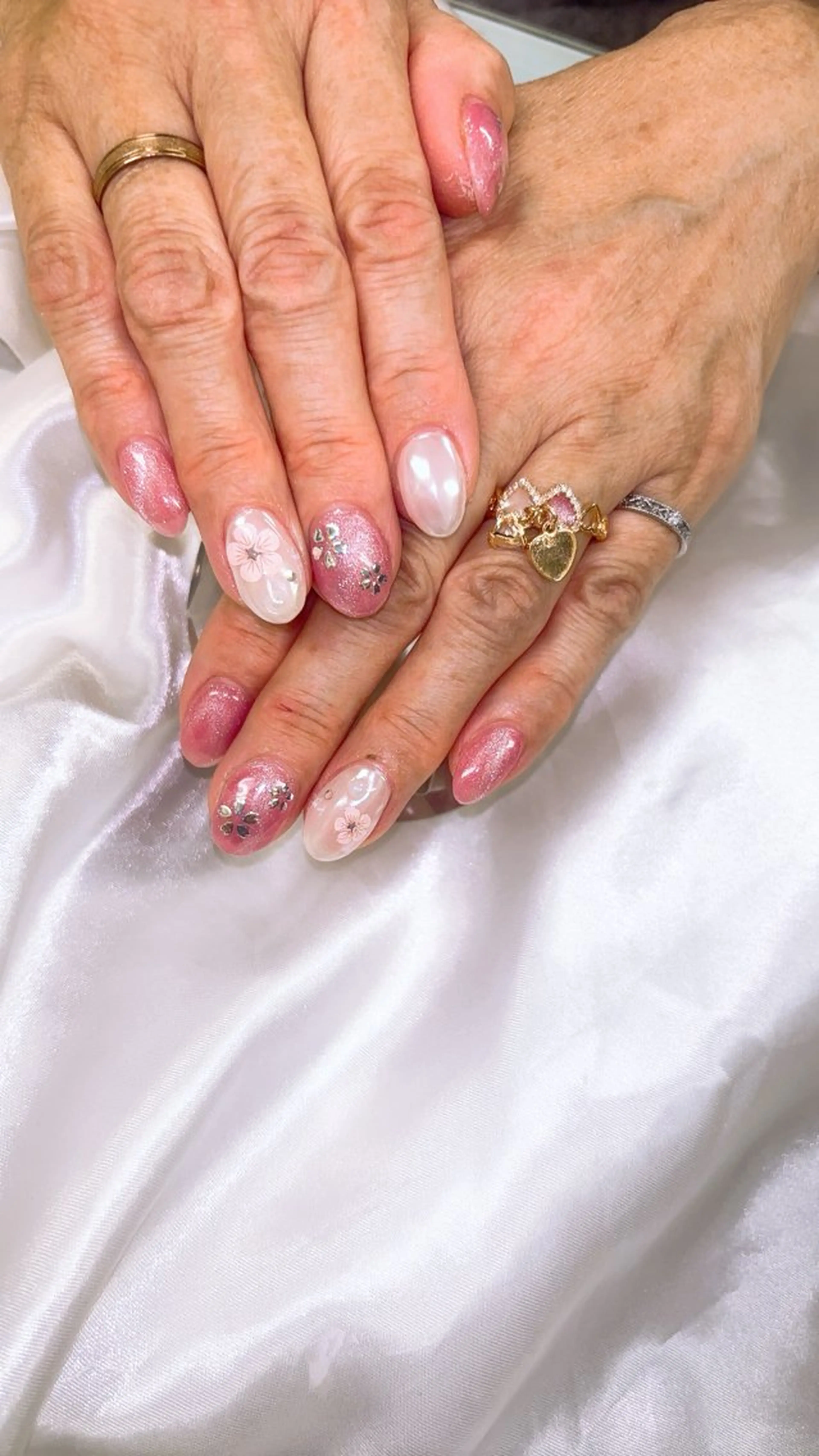 ネイル アートネイル フットネイル フレンチネイル ジェルネイル グラデーション ハンドネイル ハンドケア 💎ビューティサロン 湘南　RIRAN💎のネイルデザイン