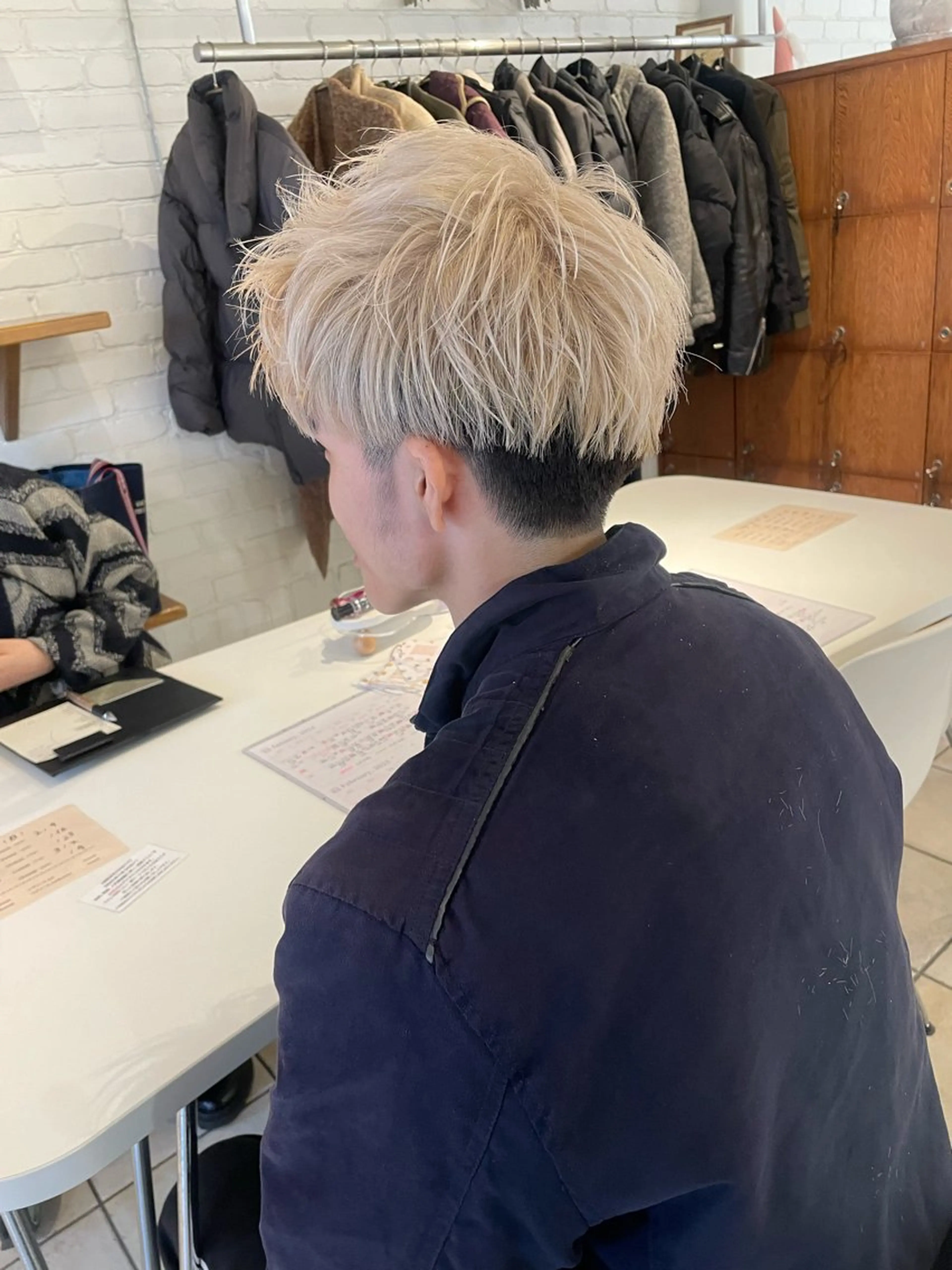 カラー メンズ 🌟デザインカラー 🌟コノミ🌟のヘアスタイル