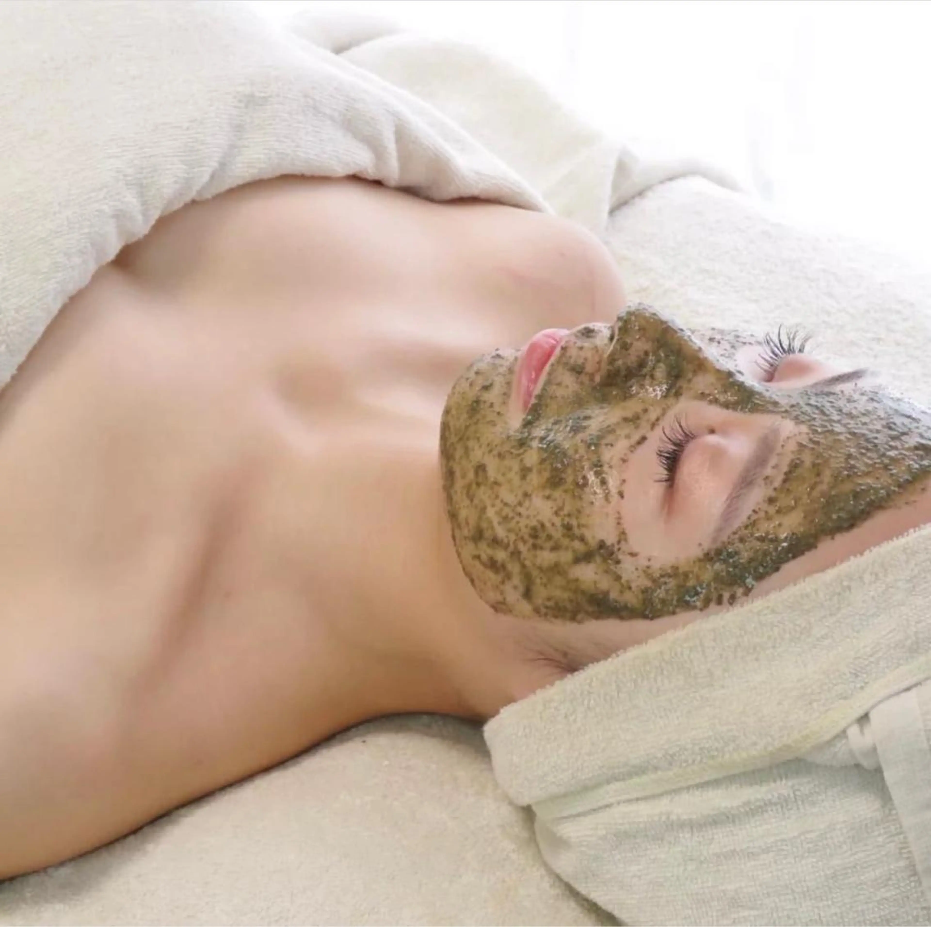 《肌質改善コース》ハーブピーリングフェイシャルエステ(ヘッドマッサージ20分付)の写真