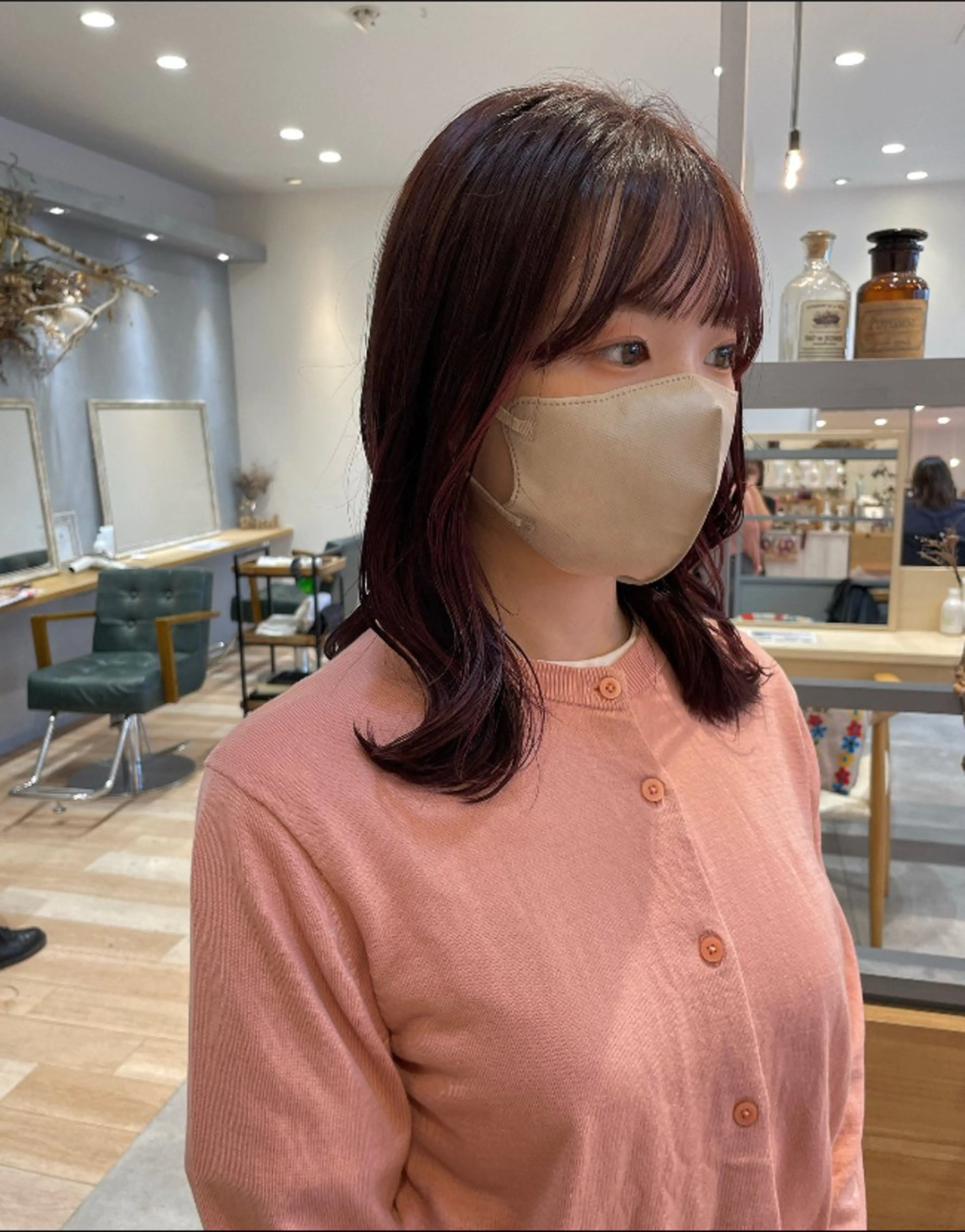 カラー 石田 菜月のヘアスタイル