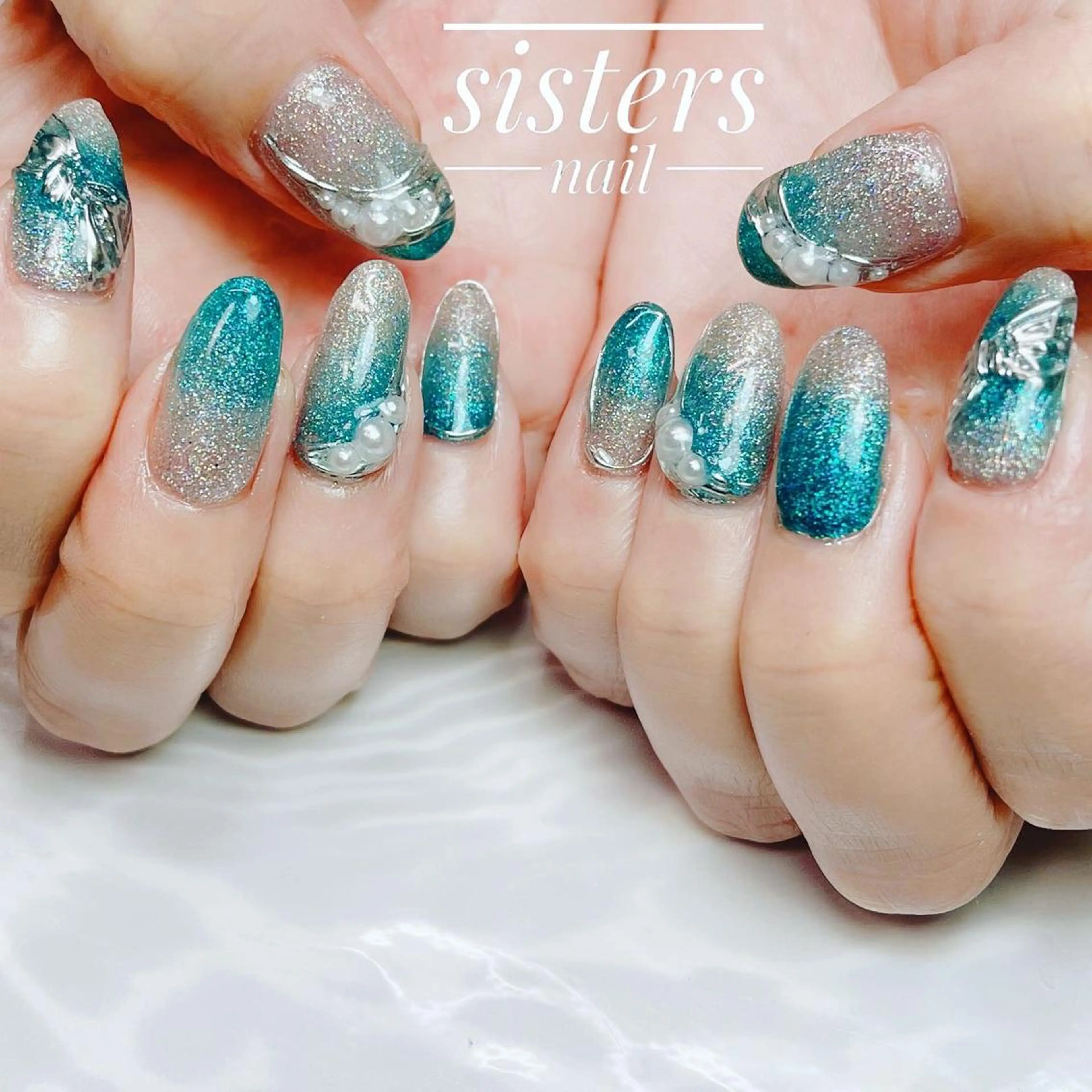 ネイル アートネイル オーロラネイル ブルー グラデーション キラキラネイル sisters nail.fのネイルデザイン