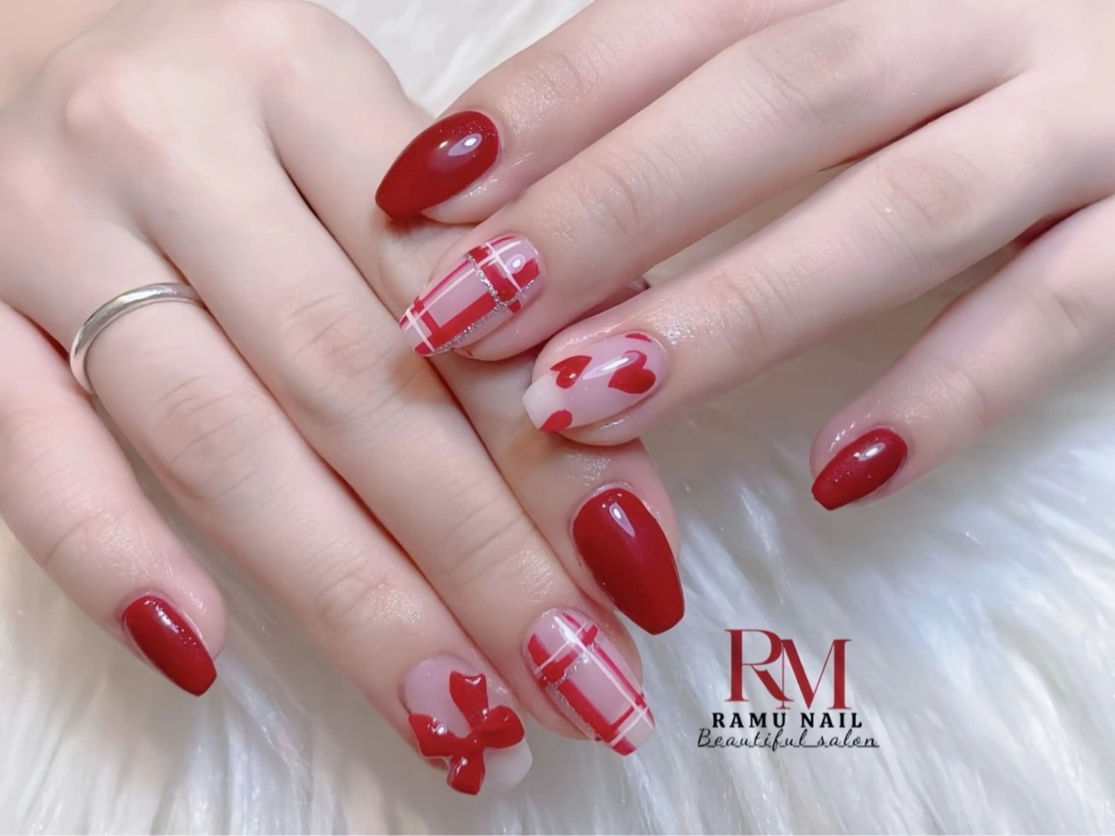 ネイル キラキラネイル マグネットネイル ミラーネイル ワンホンネイル 冬ネイル ハンドネイル RAMU Nail 恵比寿店のネイルデザイン