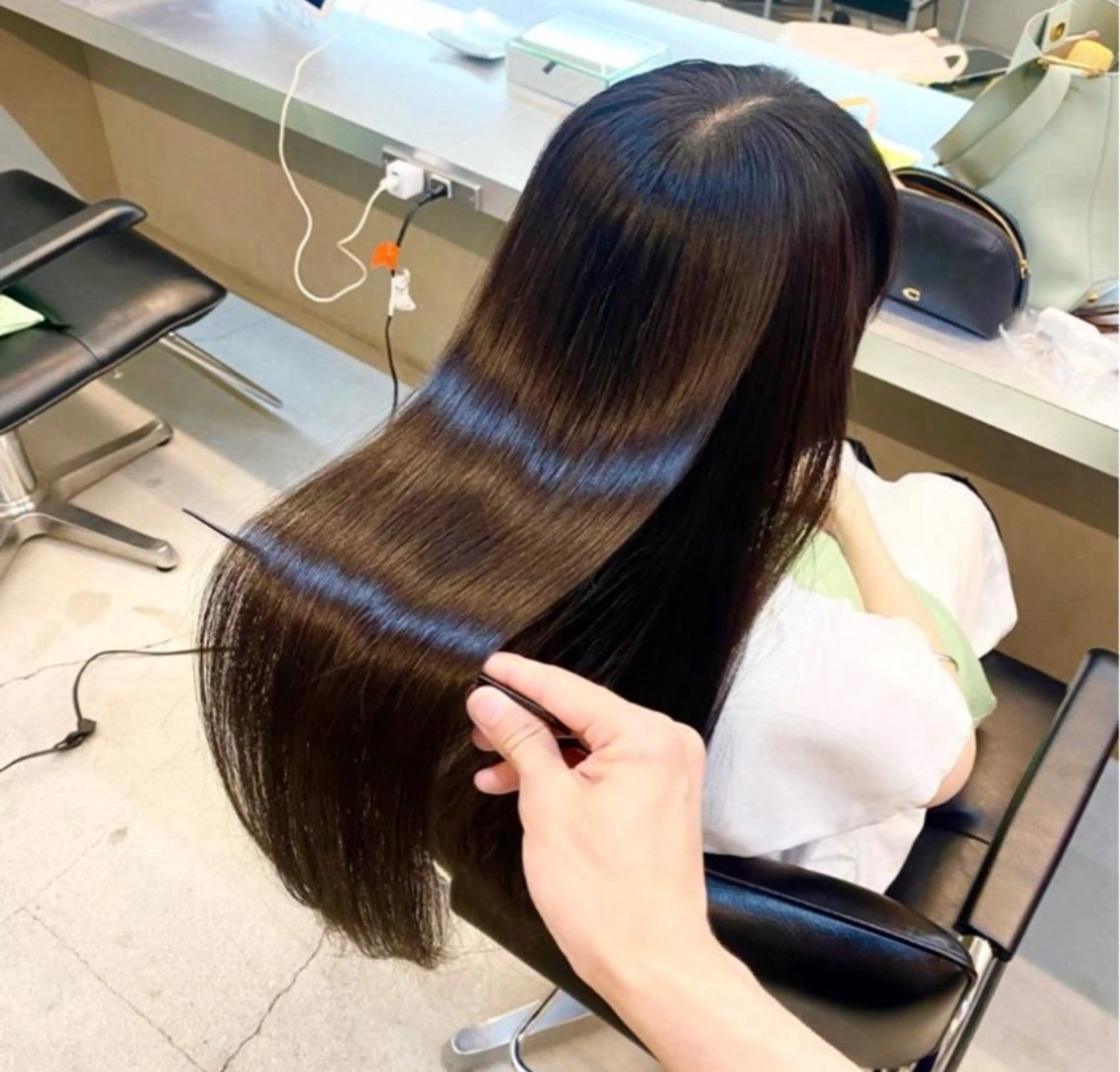 ロング パーマ 伸ばしかけ 縮毛矯正 酸性ストレート ストレートパーマ 縮毛矯正 普通の美容室じゃない ‼️/若林のヘアスタイル