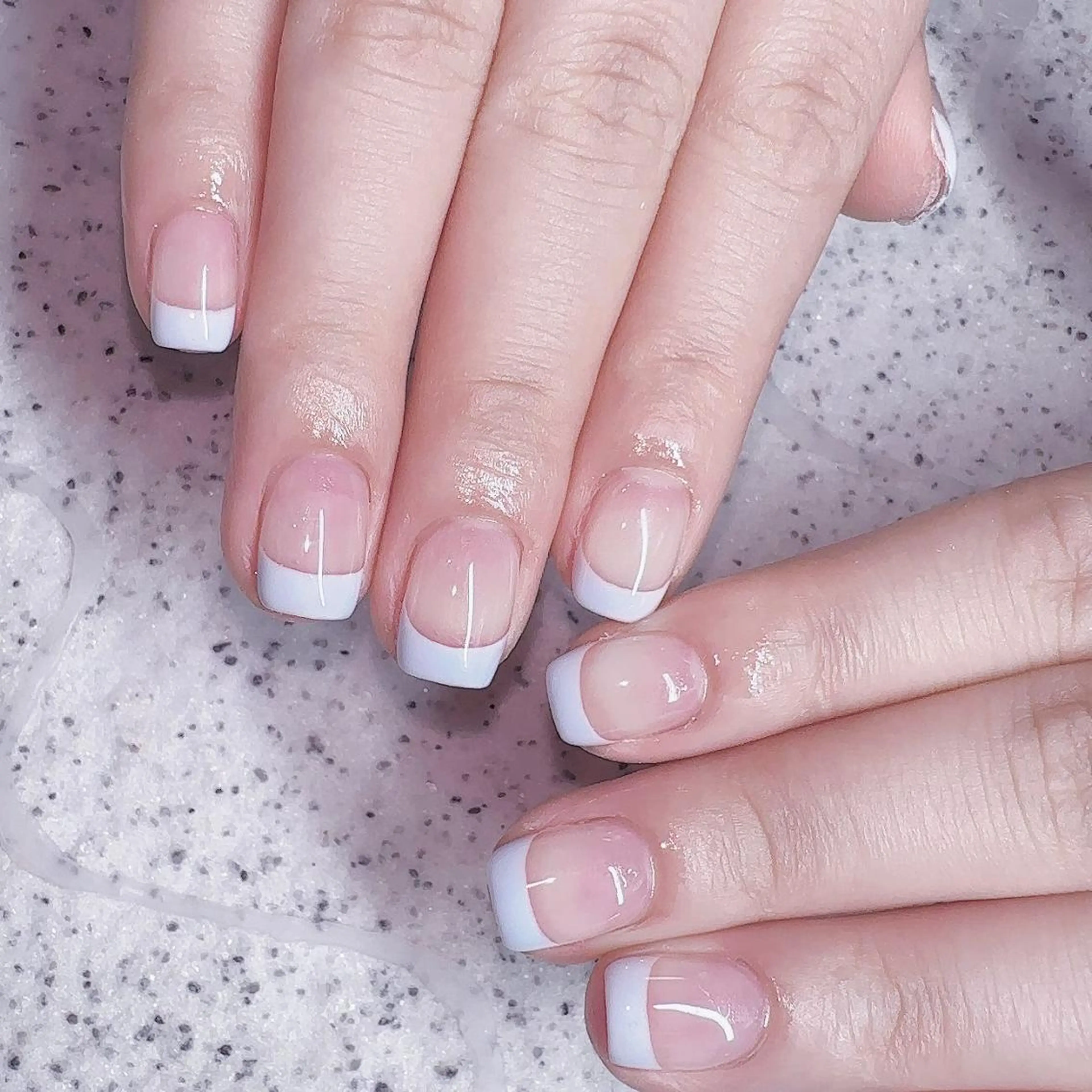 ネイル フレンチネイル Queens マオのネイルデザイン