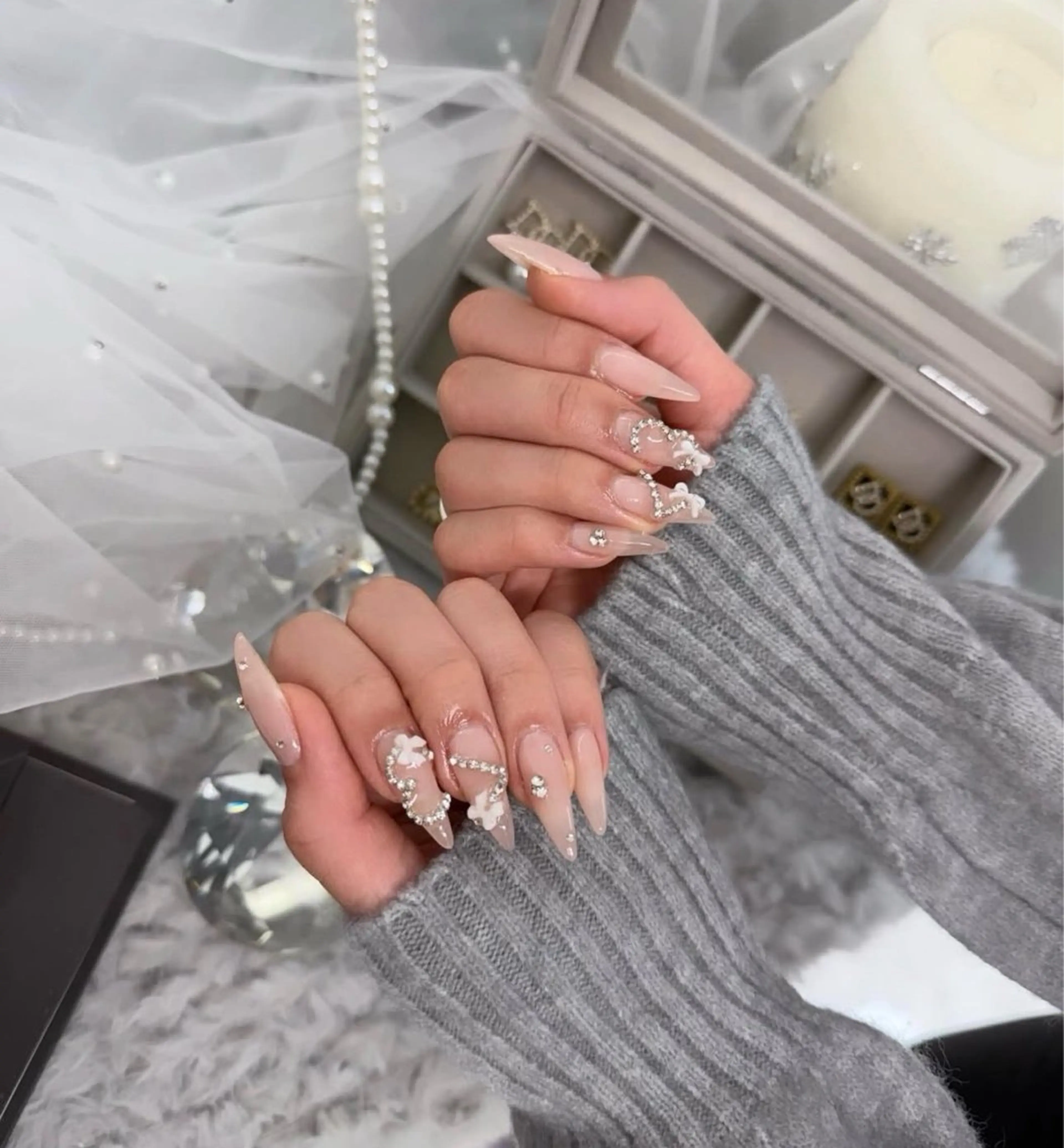 ネイル フットネイル ジェルネイル キラキラネイル 韓国ネイル マグネットネイル ハンドネイル TIDY .のネイルデザイン