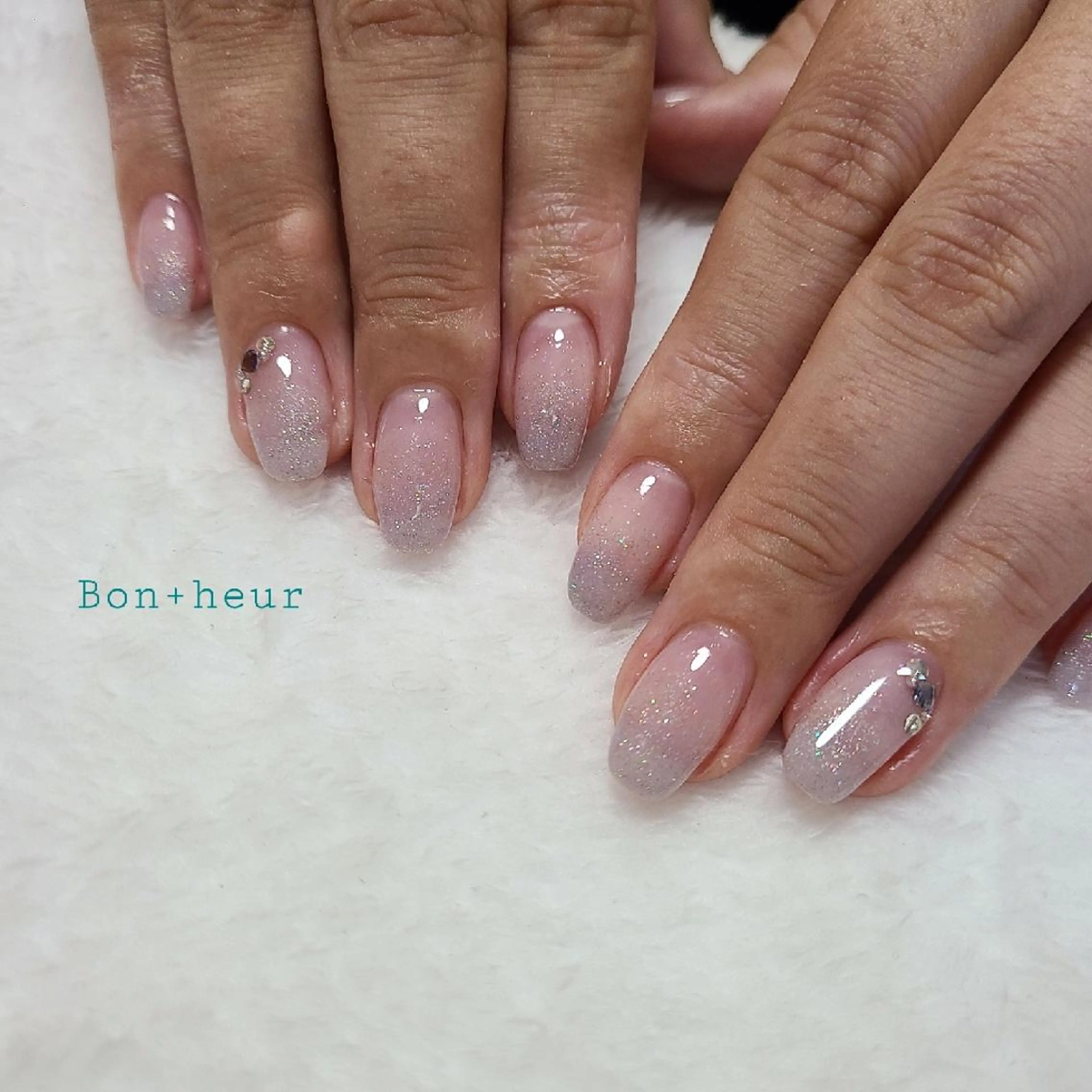 ネイル ジェルネイル グラデーション ラメ(グリッター) オフィスネイル ワンカラーネイル ハンドネイル 宮口 紗子のネイルデザイン