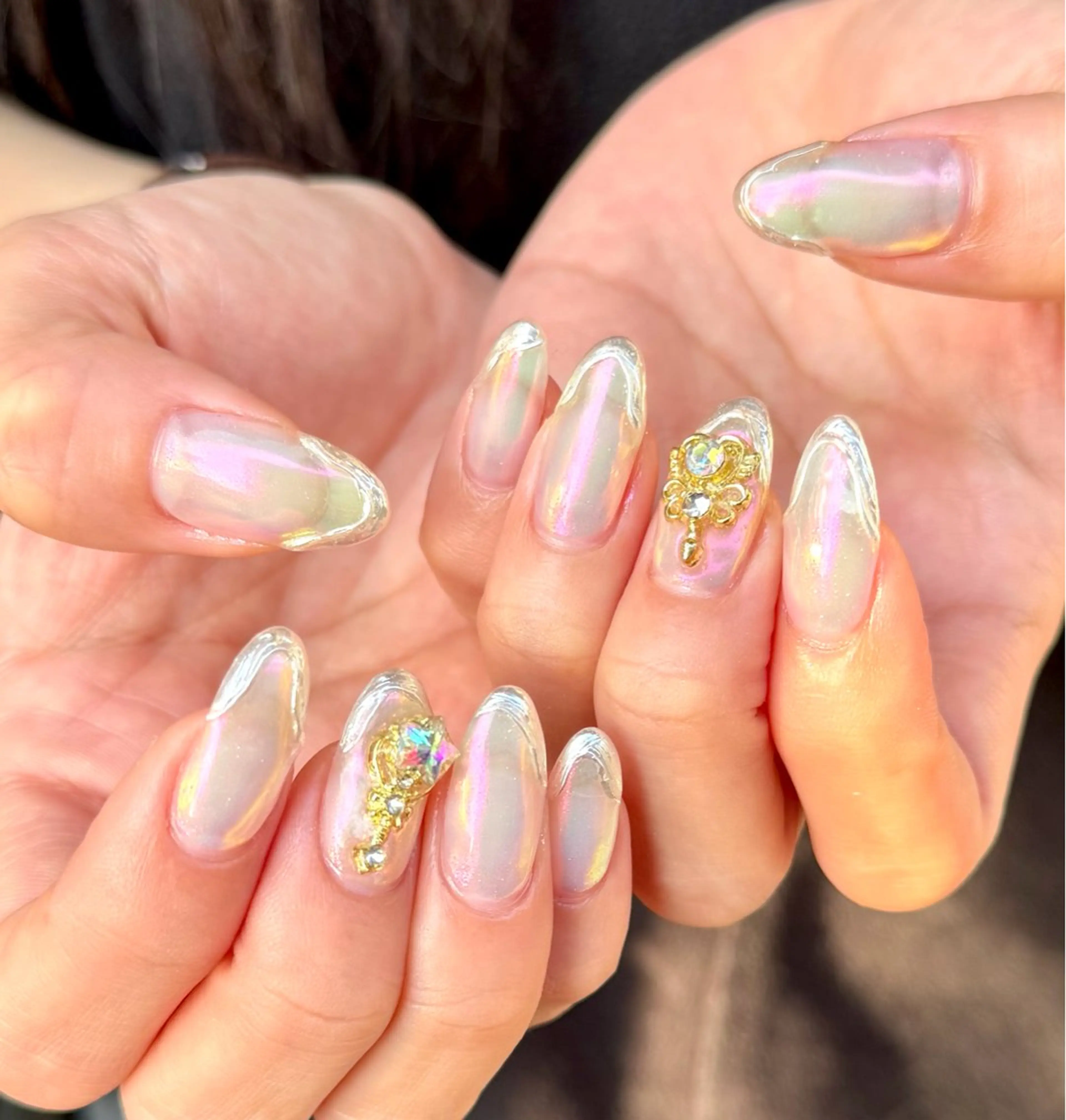 ネイル オーロラネイル ミラーネイル シルバー ハンドネイル HazeGrass NAILのネイルデザイン