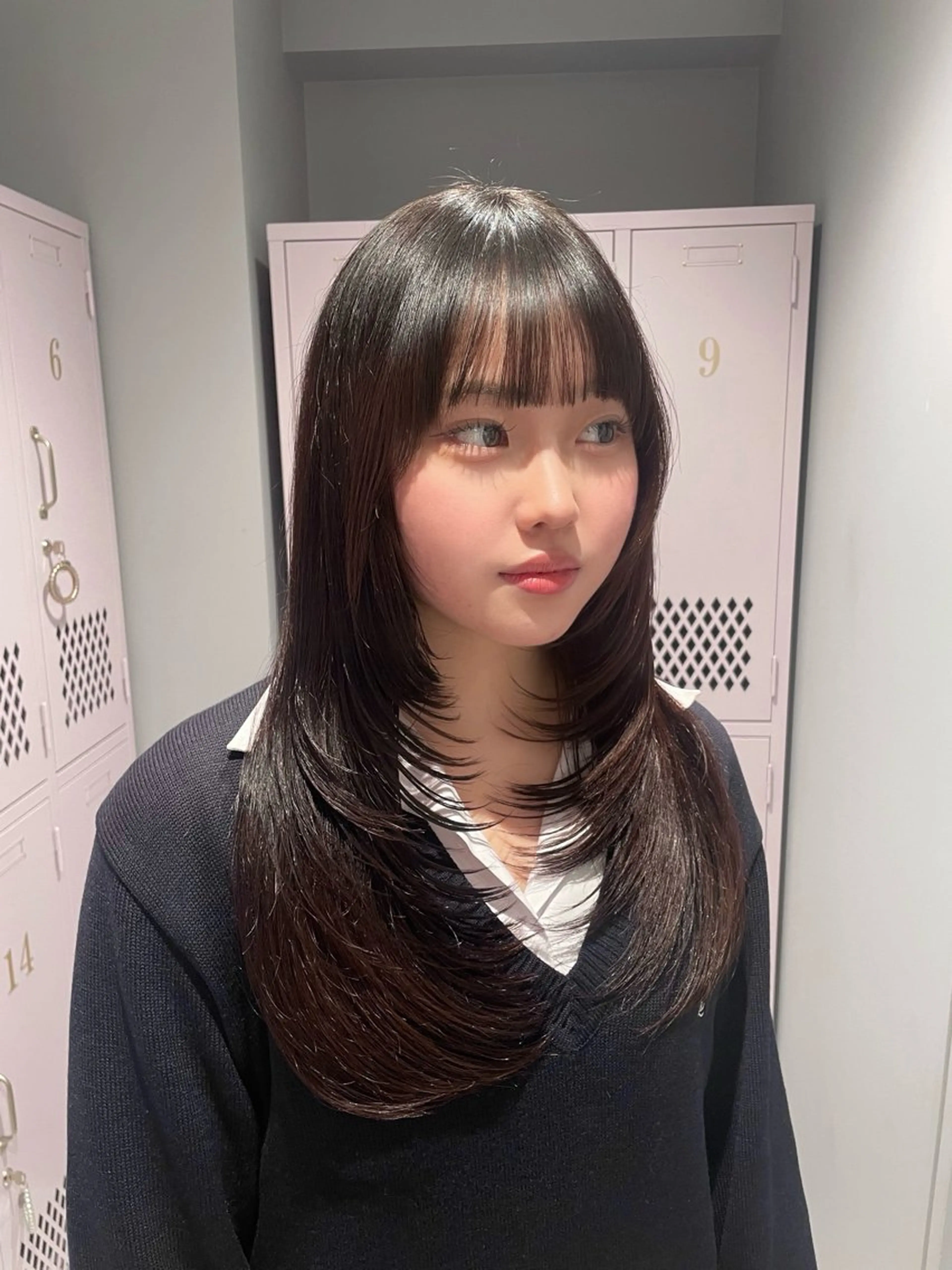 ロング レイヤーカット 菜々🫧新宿 透明感ケアブリーチのヘアスタイル