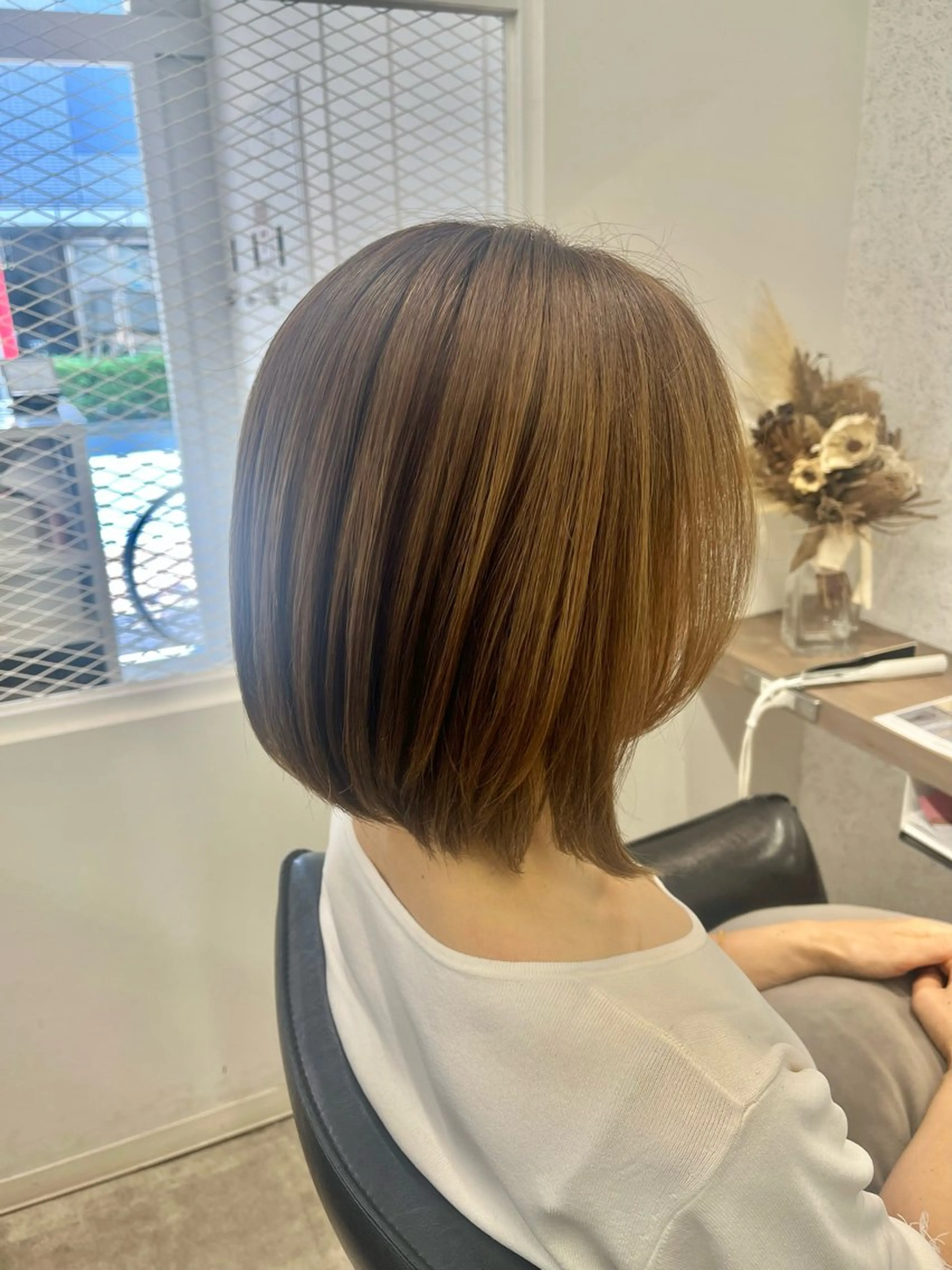 ショート カラー ヘアアレンジ ベージュカラー ハイライトカラー ハイライト 🍓艶髪/艶カラー ハイトーン/しんたにのヘアスタイル