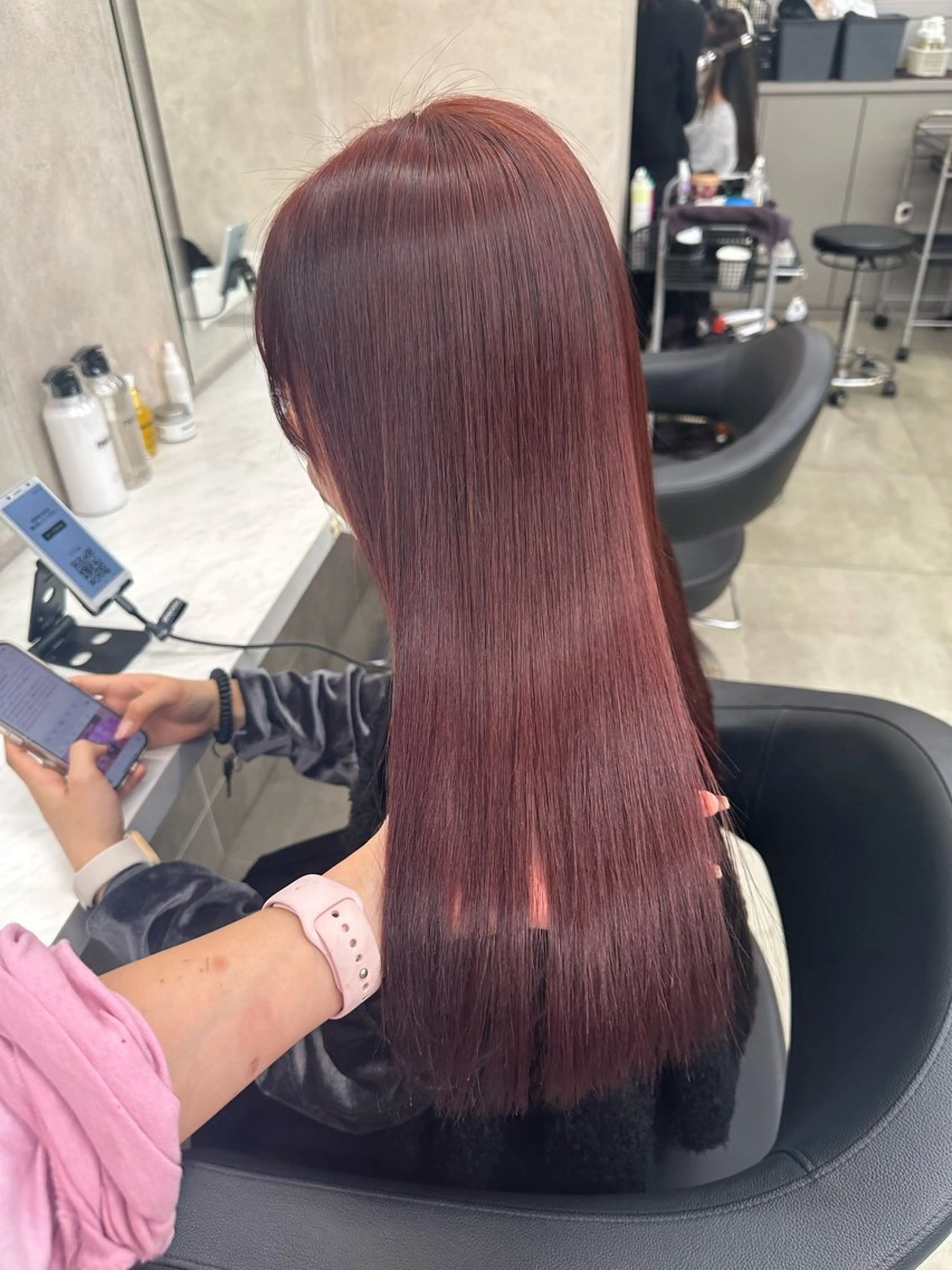 ロング カラー レッドカラー 🪞ハイトーン🪞 🤍waka🤍のヘアスタイル