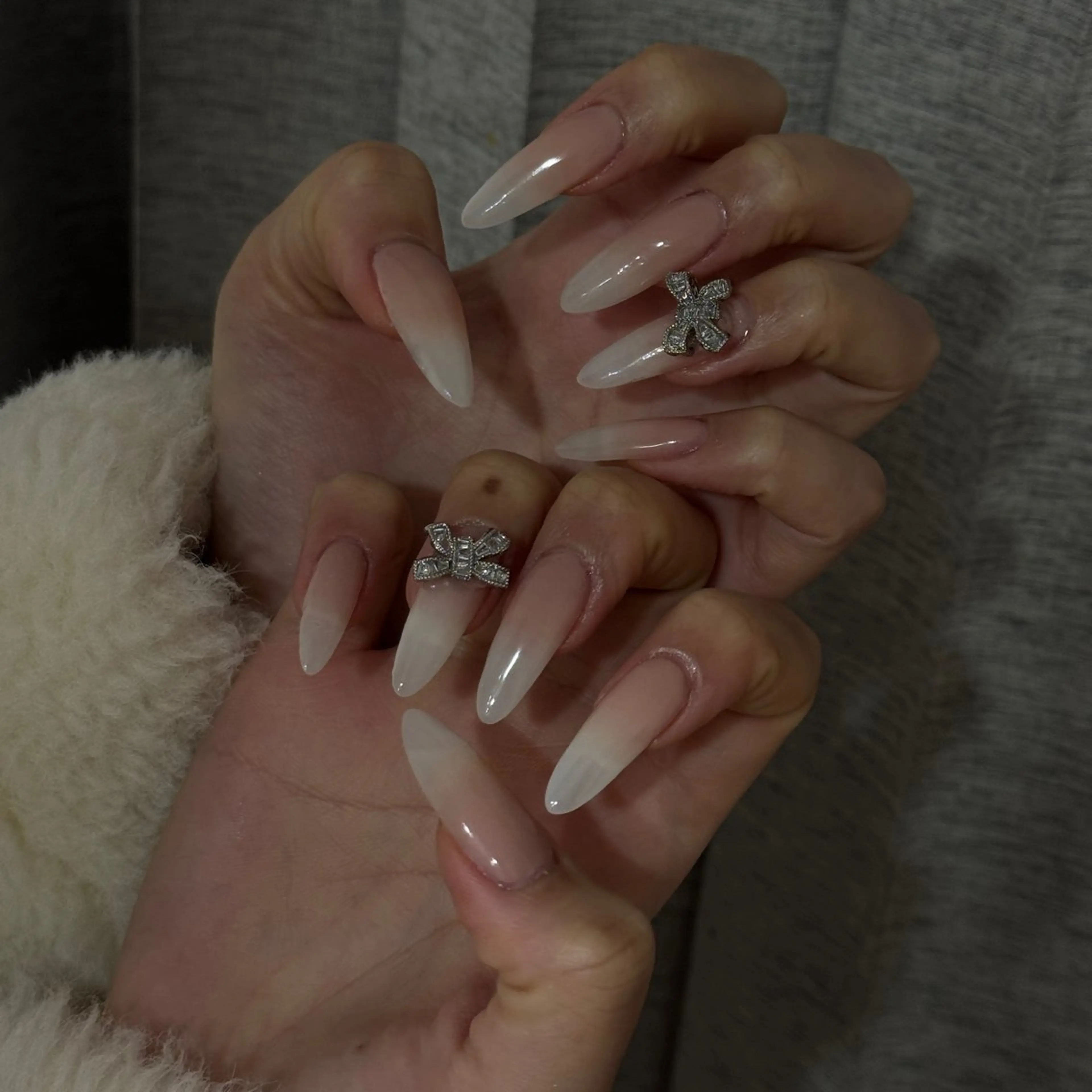 ネイル ハンドネイル ハンドケア hami🎀うかん 🎀チップ長さ出しのネイルデザイン