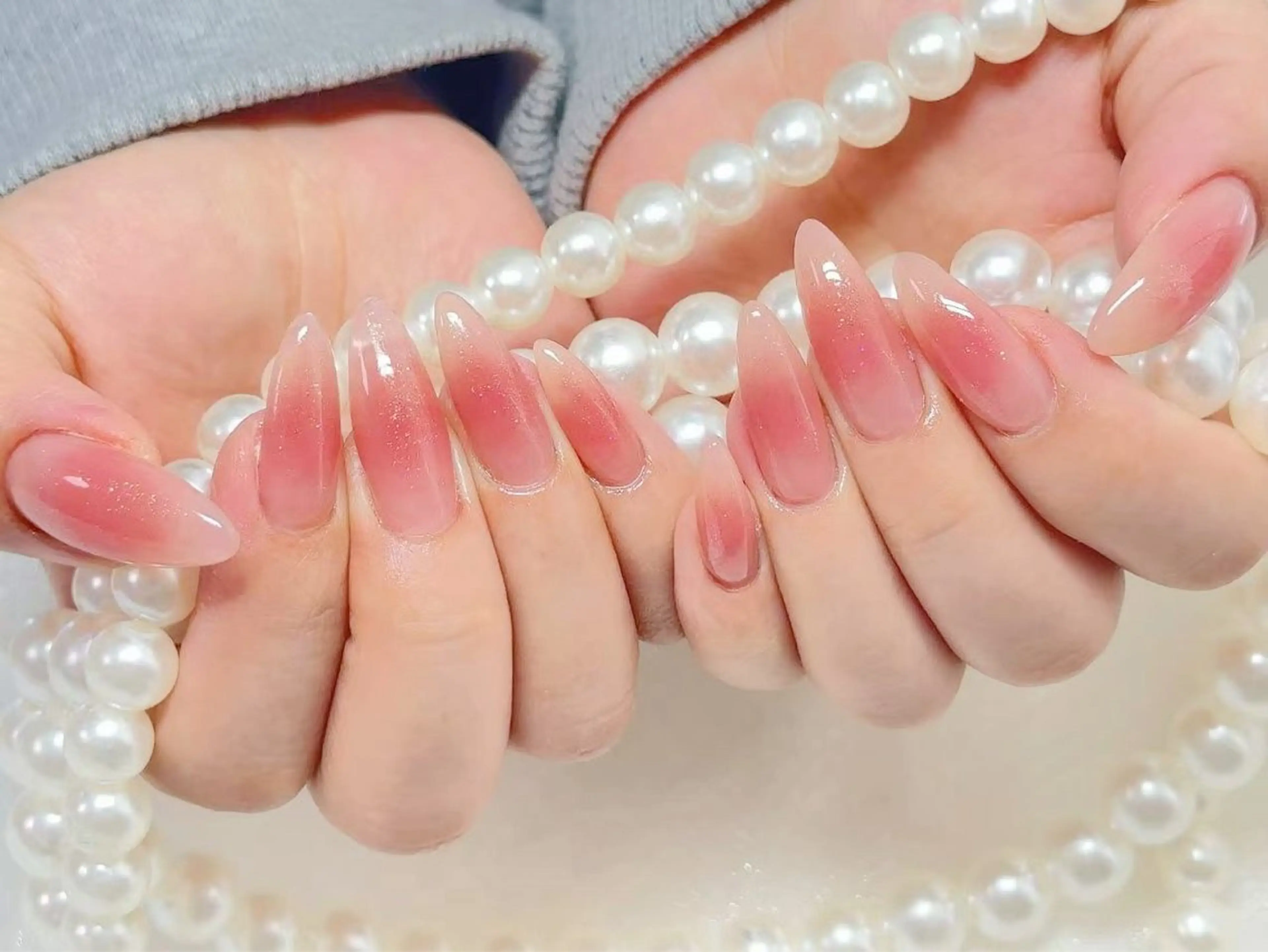 ネイル オーロラネイル 長さ出し フレンチネイル ガーリー キラキラネイル RIn 🎀のネイルデザイン