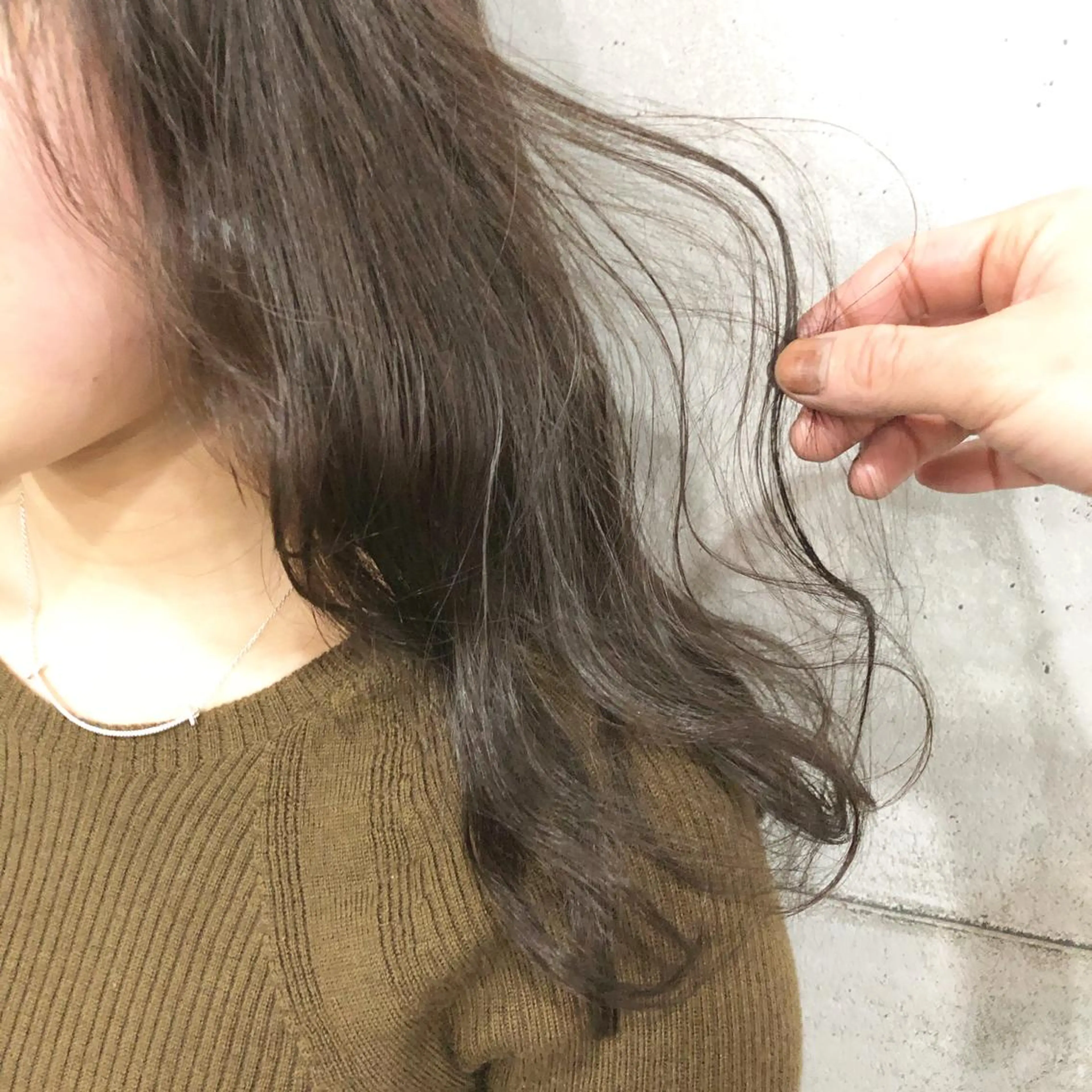 ミディアム カラー パーマ ヘアアレンジ メンズ キッズ ネイル マツエク・マツパ アッシュ ベージュカラー 黒髪 ワンカラーネイル 艶髪育成サロン 京橋　shinのヘアスタイル