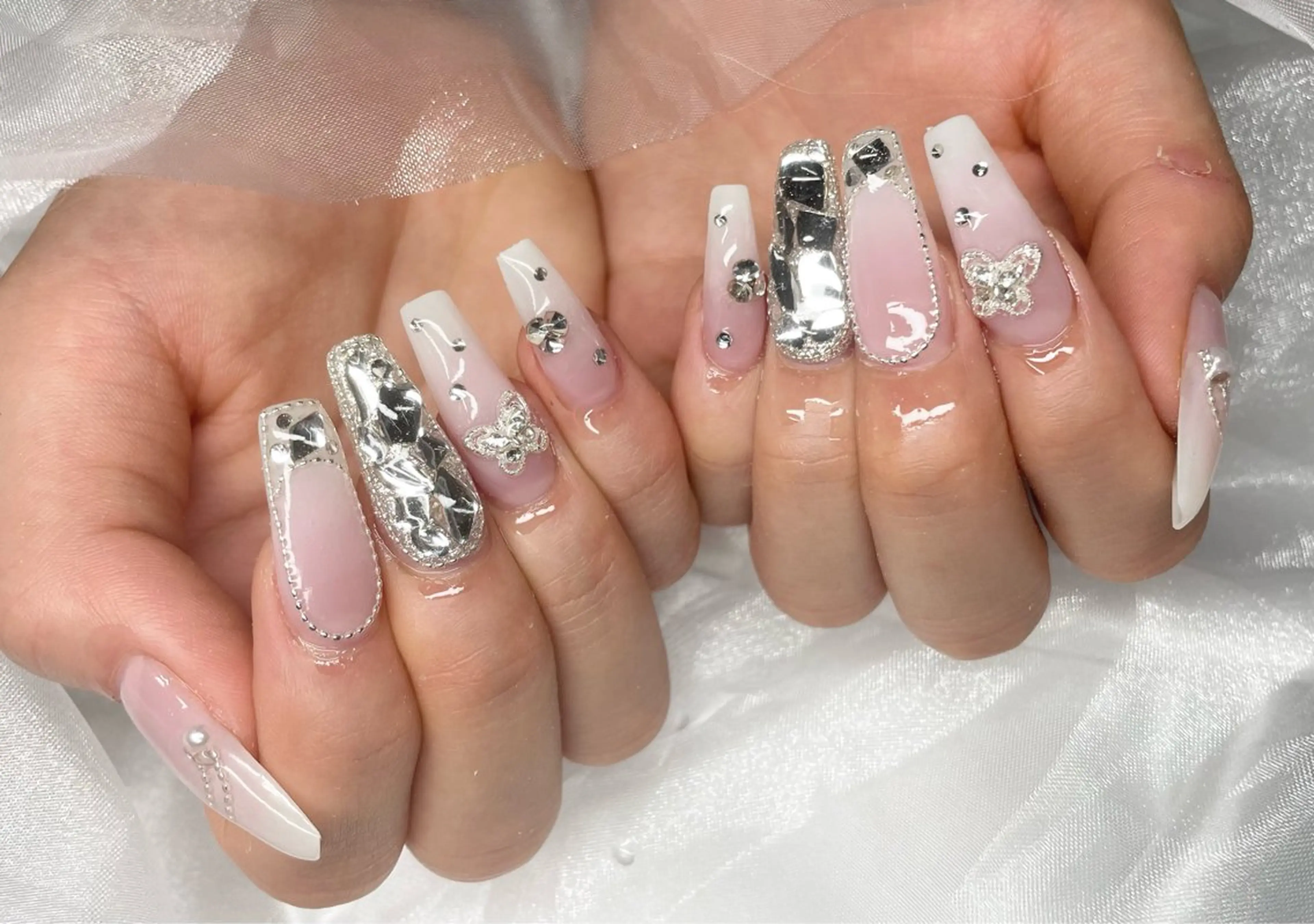 【オフ・ケア込み】チップ10本長さだしアートし放題✨️パーツ🤍つけ放題コース💅オフあり⭕️の写真