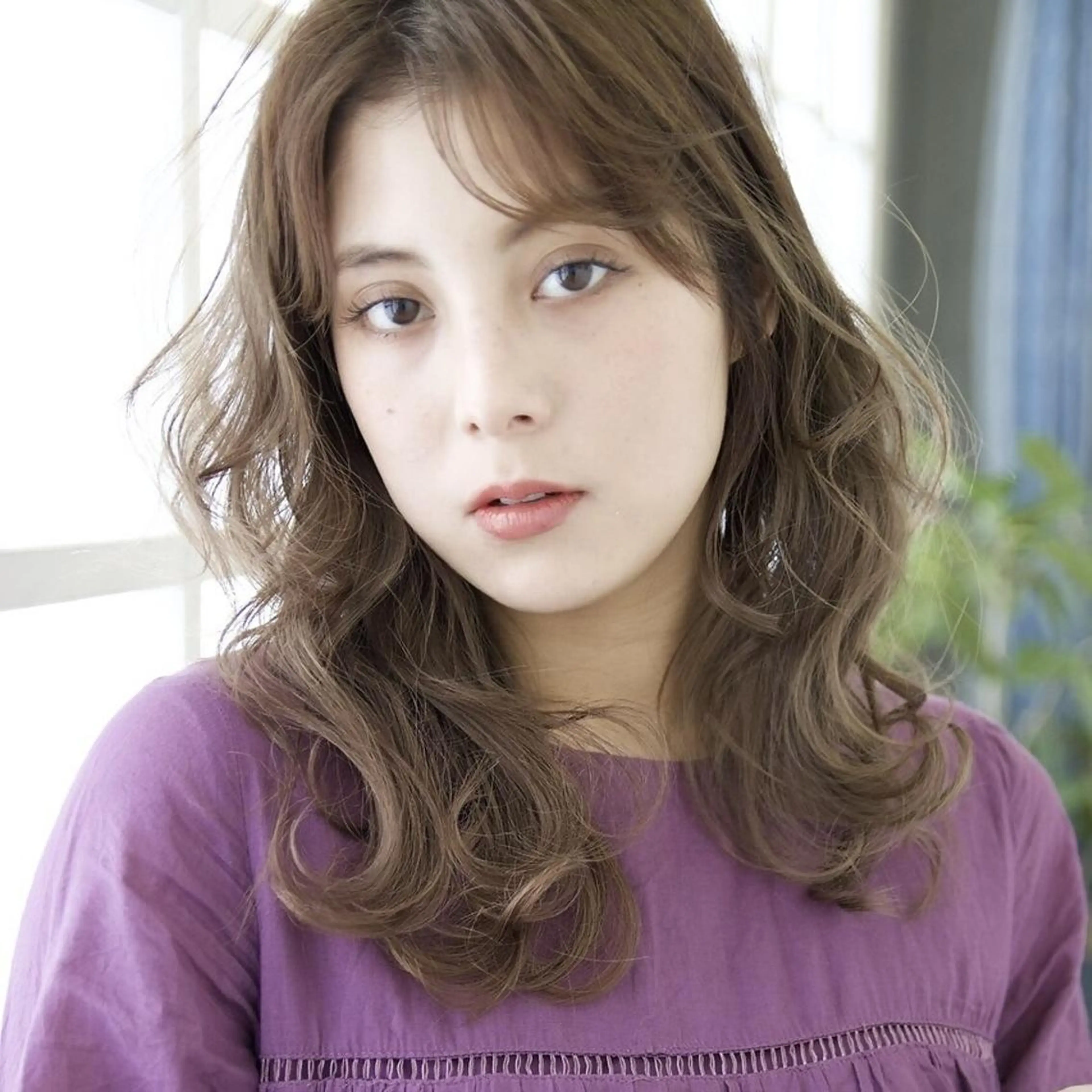 セミロング カラー ベージュカラー 黒髪 ブリーチ ブルーカラー ブルーブラック SOURCE 茨木のヘアスタイル