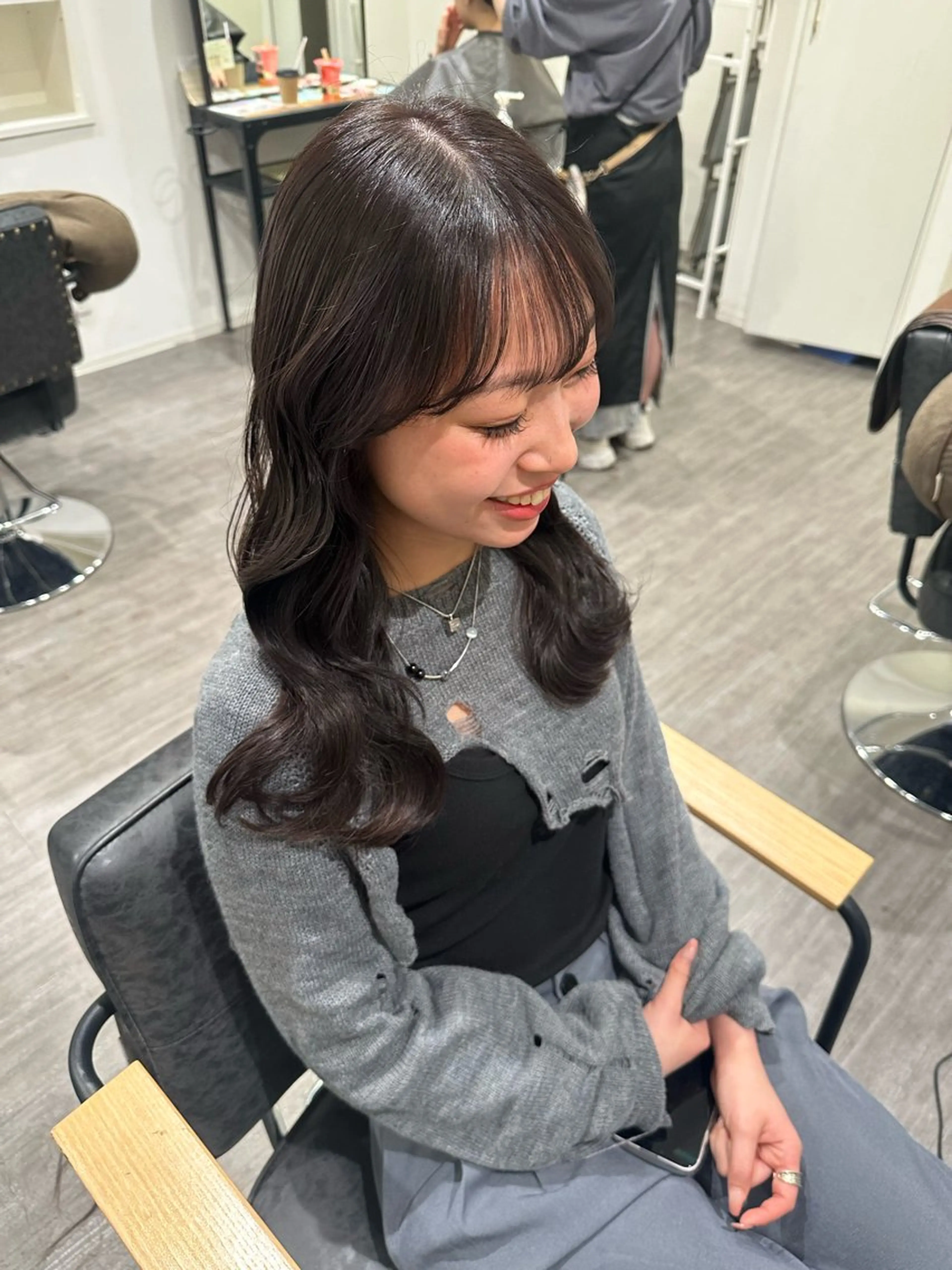 セミロング カラー グレージュ ラベンダーカラー ラベンダーグレージュ ラベンダーグレー カット ヘアカラー トリートメント 艶髪レイヤー上田 紗也🇰🇷💗のヘアスタイル