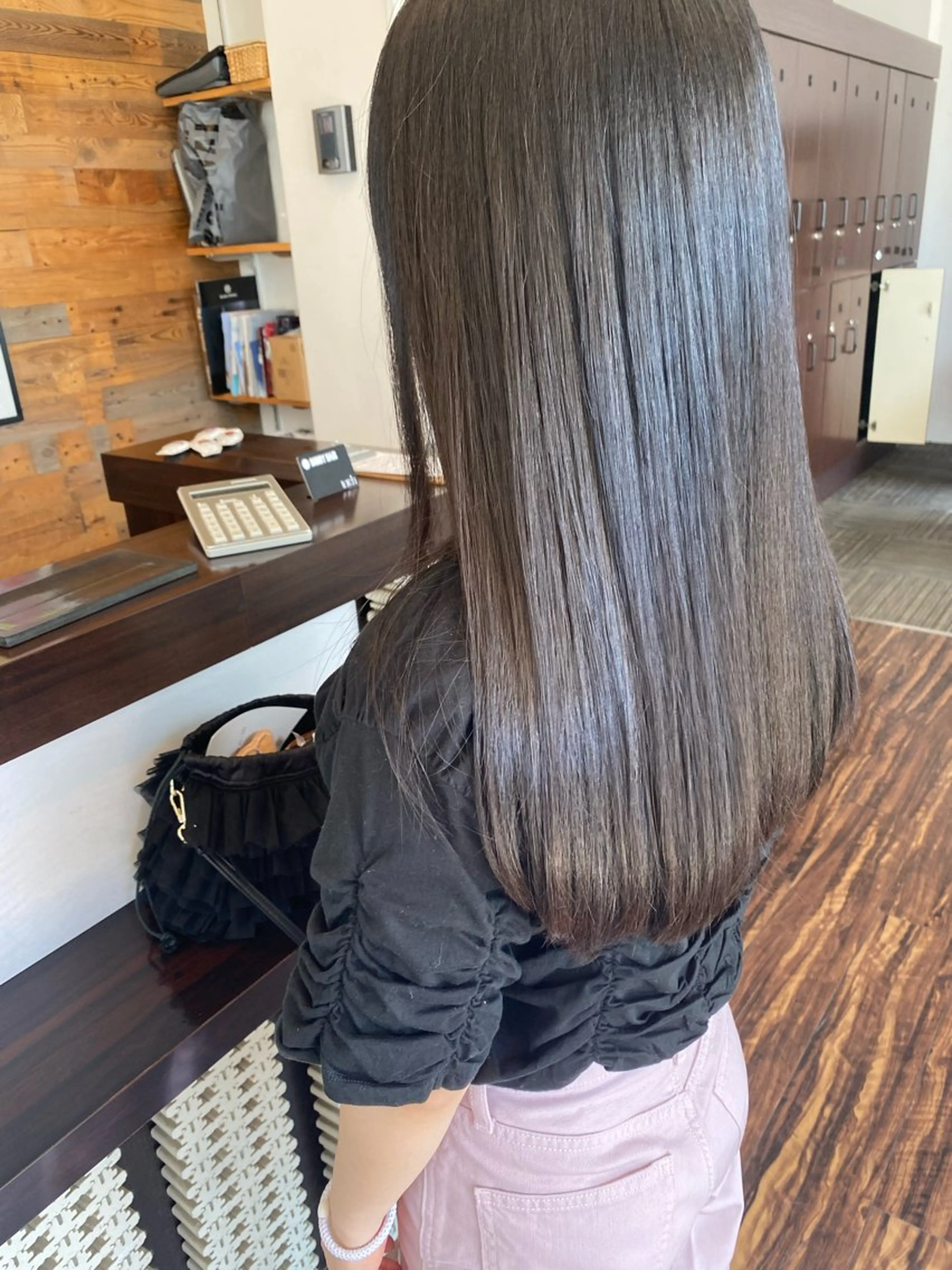 ロング トヨシマ シュウトのヘアスタイル