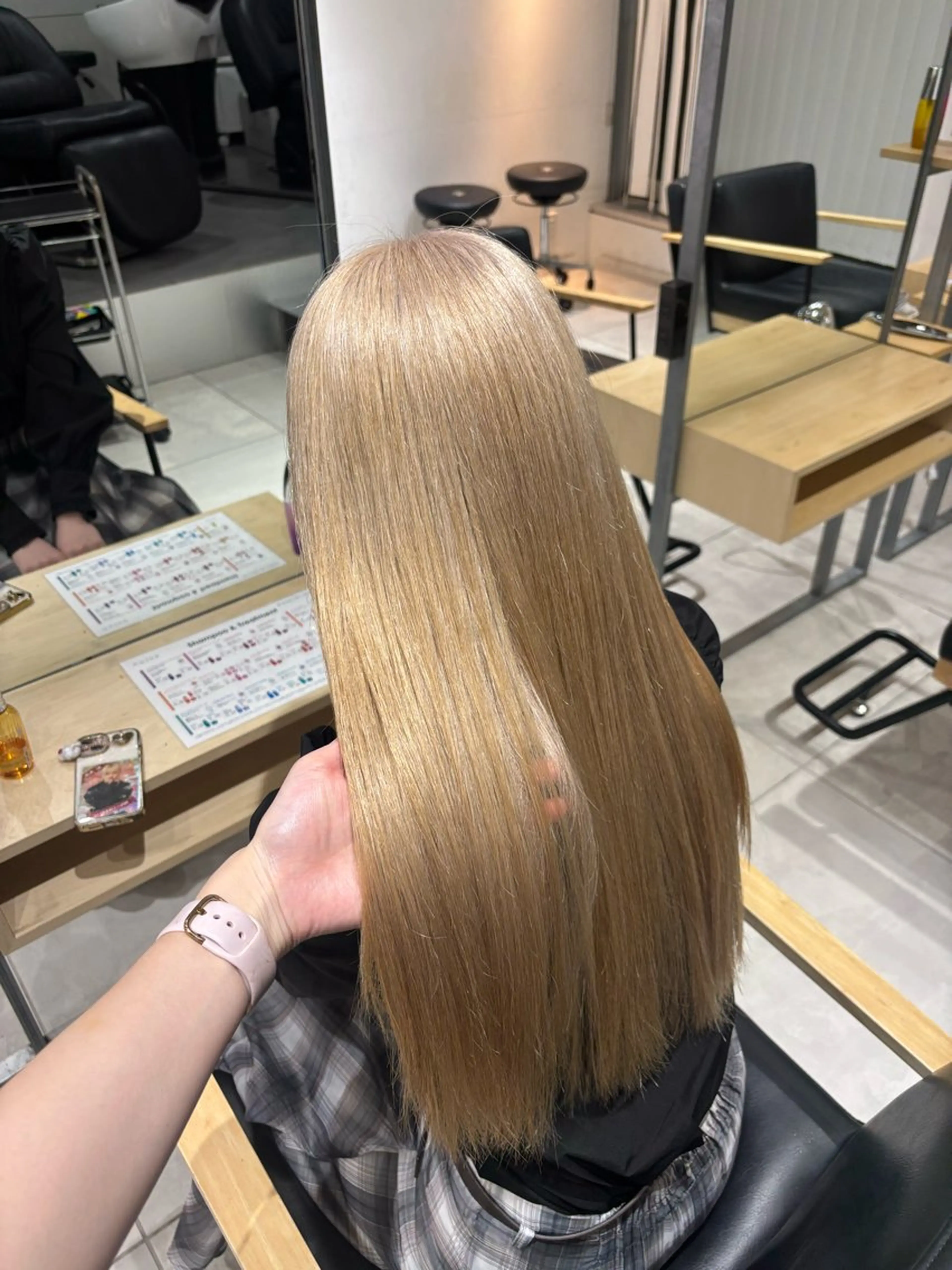 ロング カラー ヘアアレンジ ヘアカラー ヘッドスパ ベージュ/グレージュ 🧸あやか/表参道のヘアスタイル