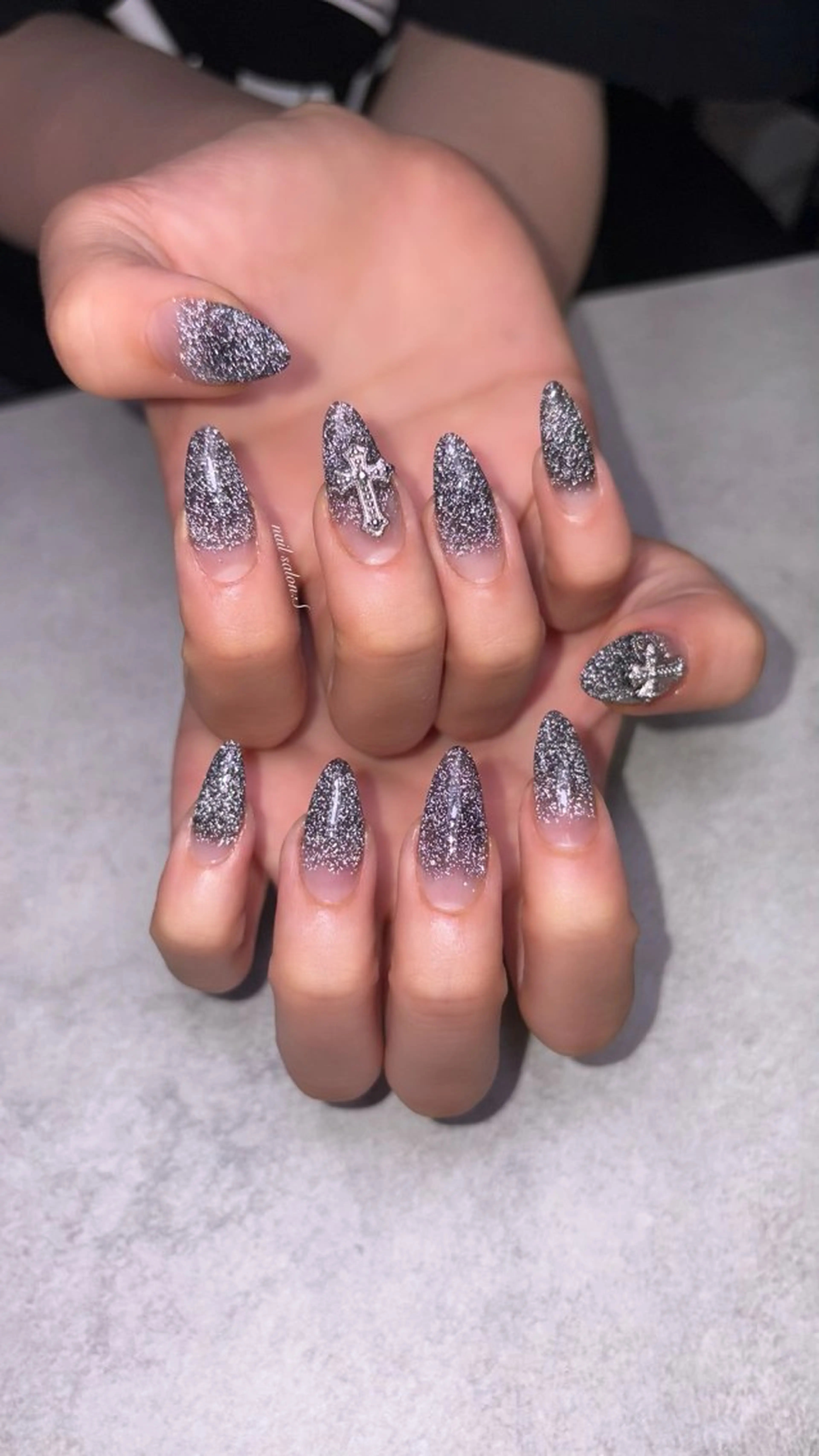 夜の特別枠‼️長さ出し／ラメグラデーション※ベースカラーあり+¥1,000※ご新規様ジェルオフ無料の写真