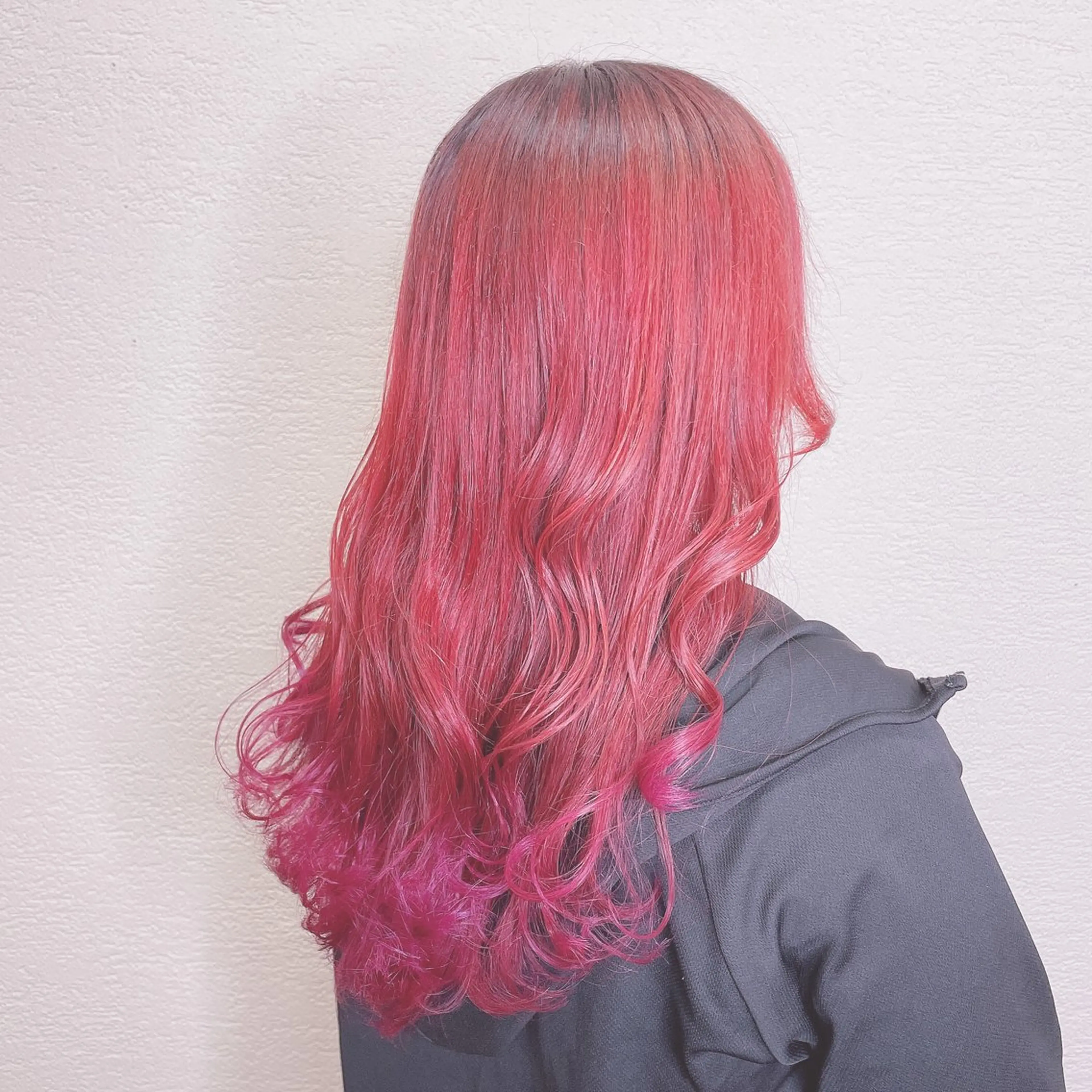 ロング カラー グラデーションカラー レッドカラー カット ヘアカラー トリートメント ❣️モードケイズ塚口 和田一将のヘアスタイル