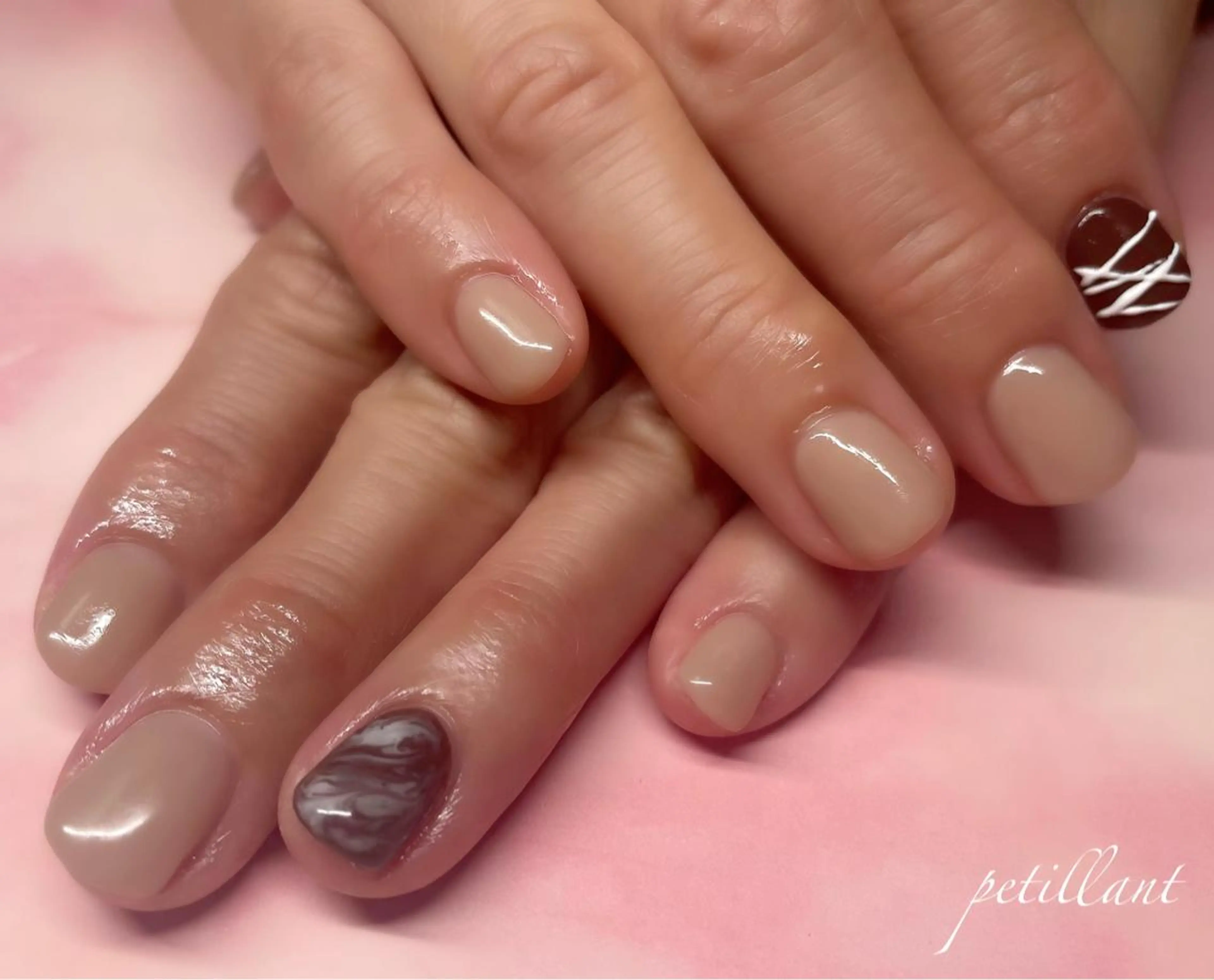 ネイル シンプルネイル バレンタイン petillant所属・nail salon petillantのネイルデザイン