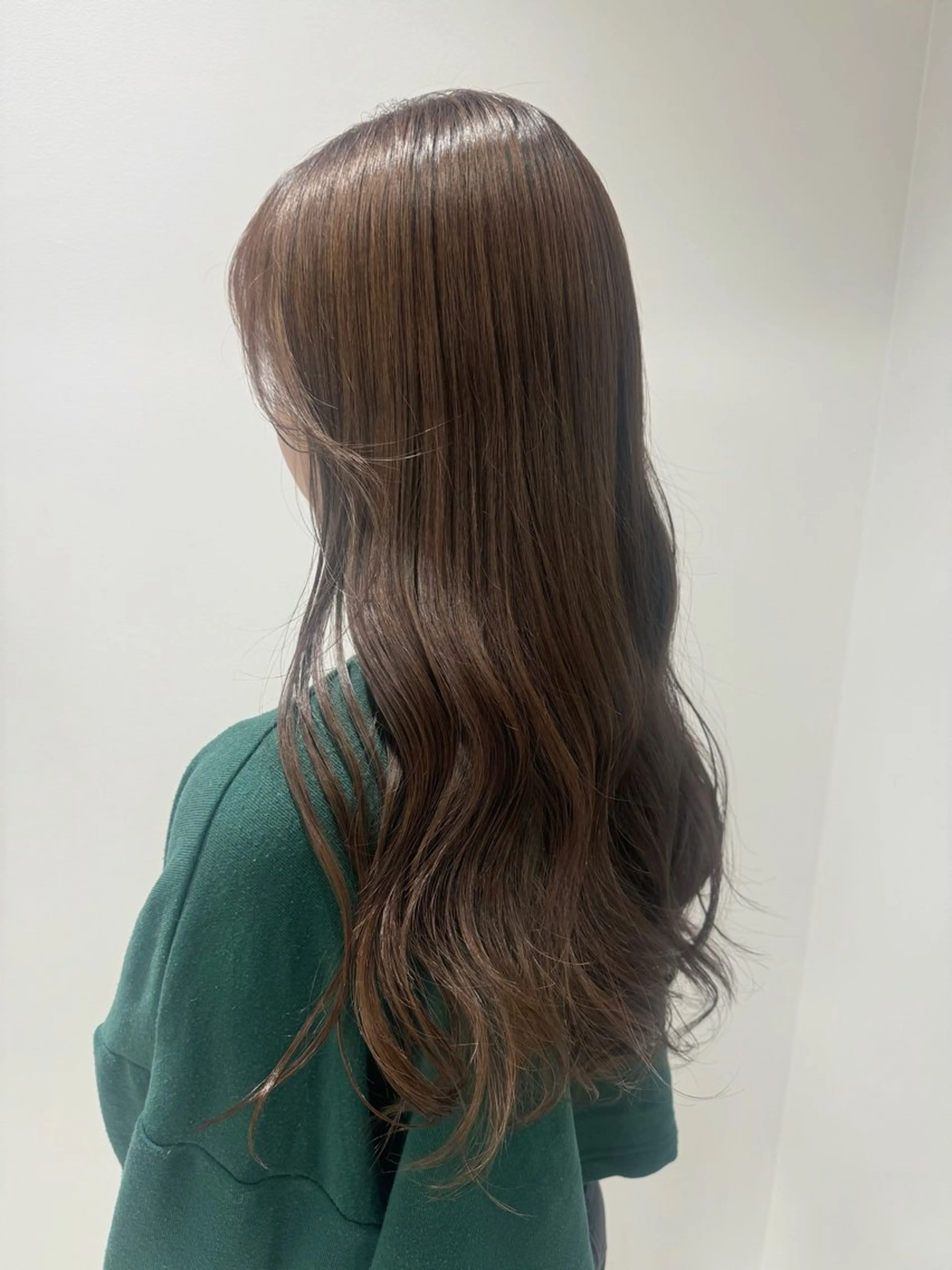 ロング カラー カット ヘアカラー トリートメント 韓国レイヤーカット/ くすみカラー/モモのヘアスタイル