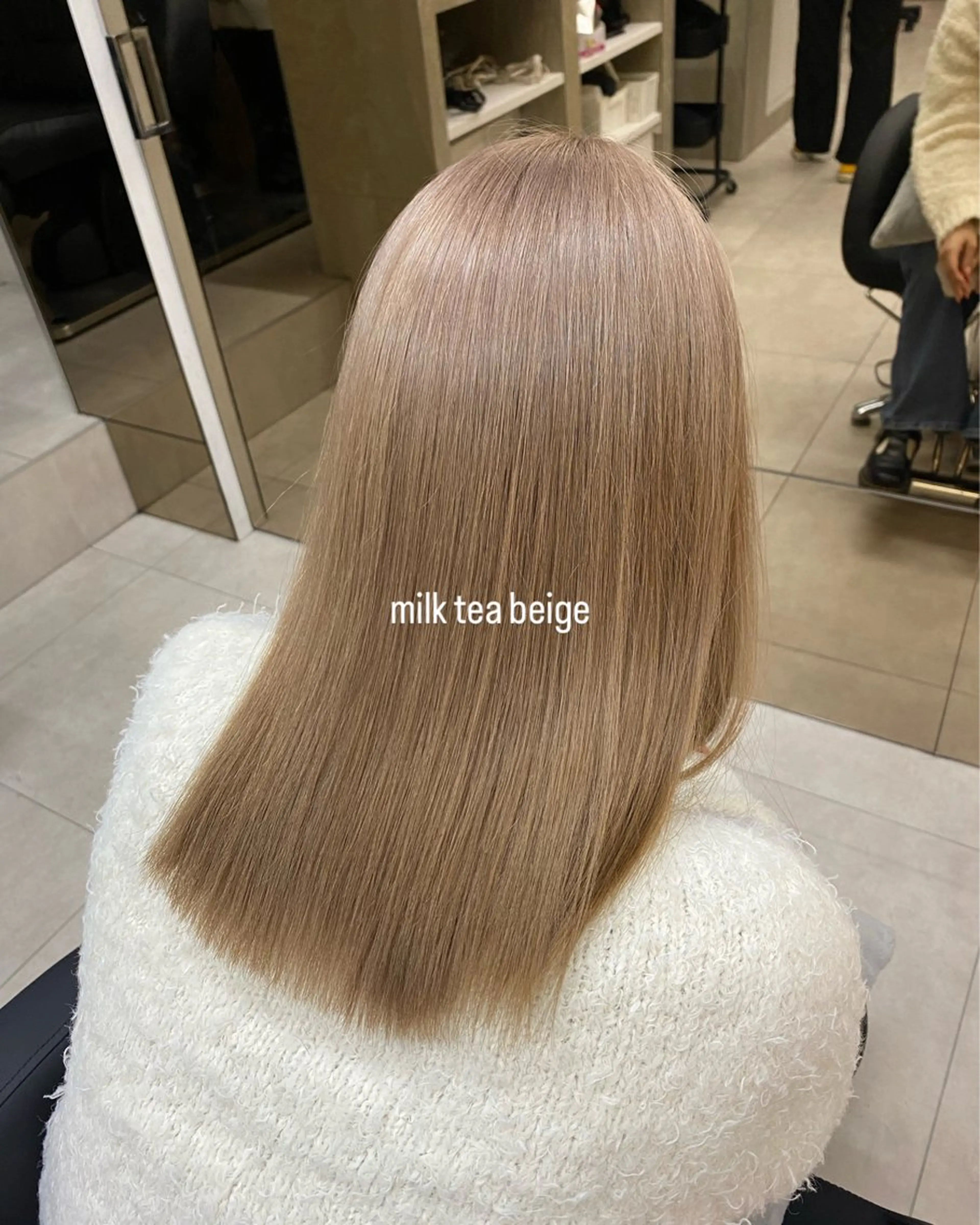 セミロング カラー ベージュカラー ミルクティーベージュ 「似合わせ/髪質改善 《ワタル》」のヘアスタイル