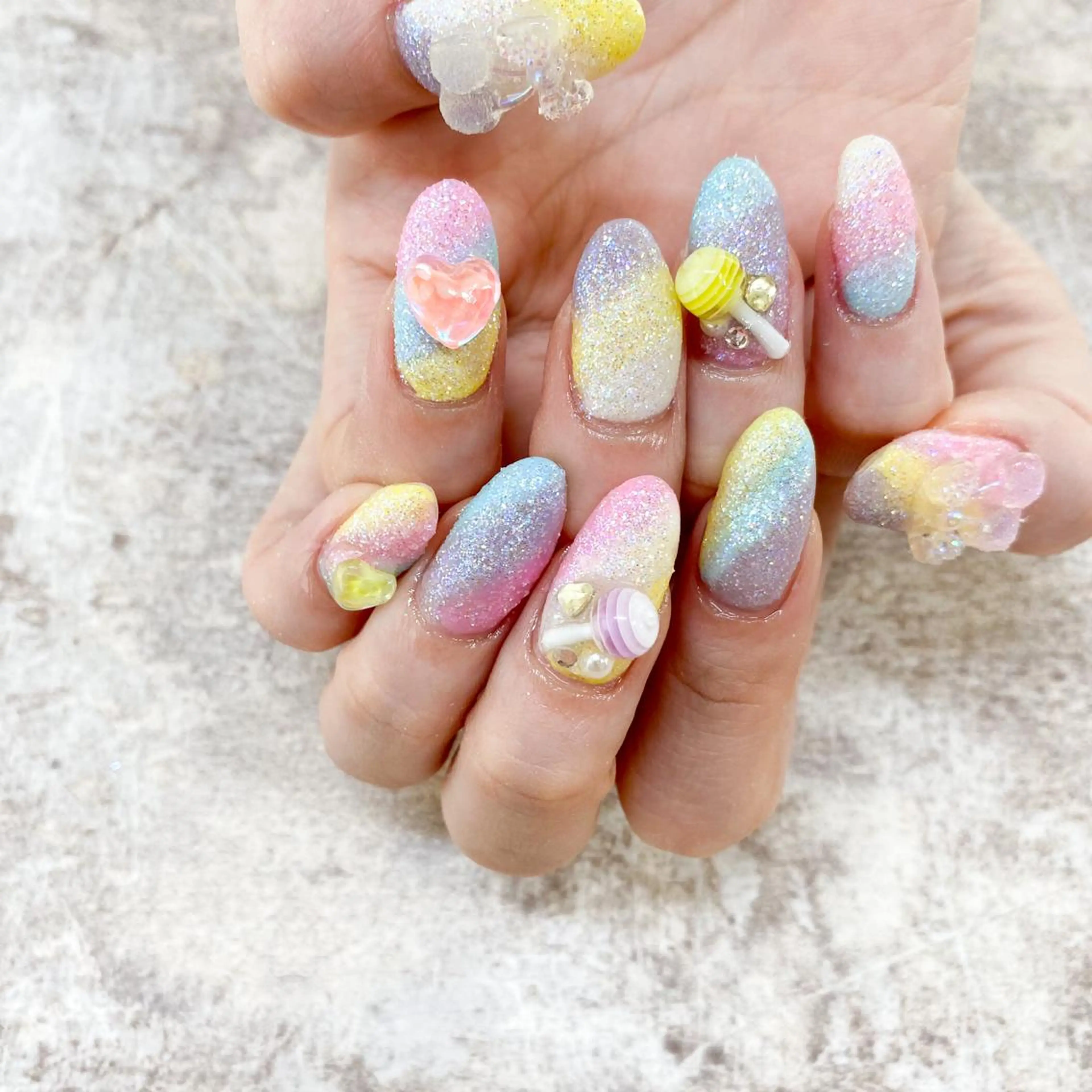 ネイル ハンドネイル ゴテゴテ💙ワンホン リオナのネイルデザイン