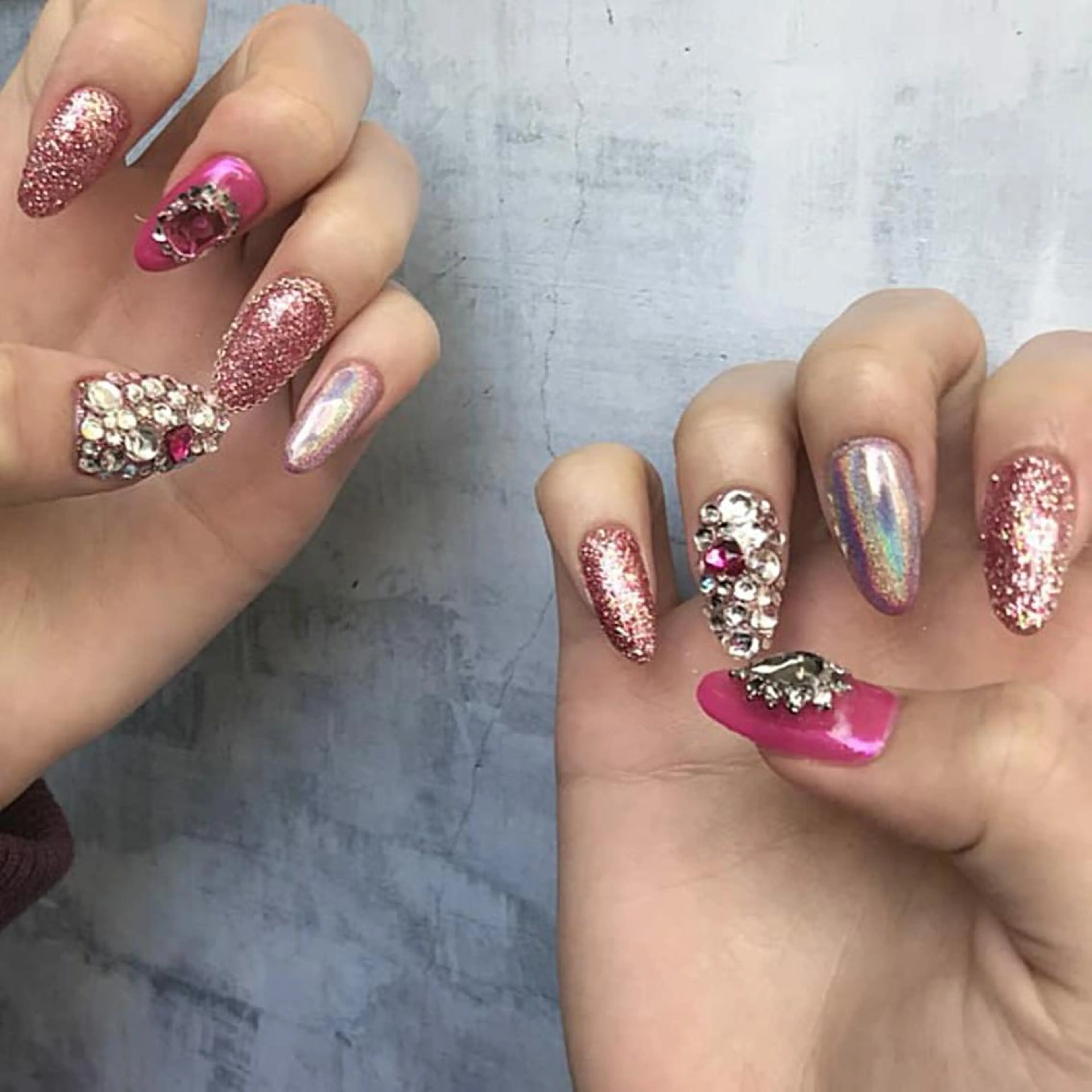 ネイル キラキラネイル ハンドネイル ハンドケア lyly.nail所属・lylynail YUUKAのネイルデザイン