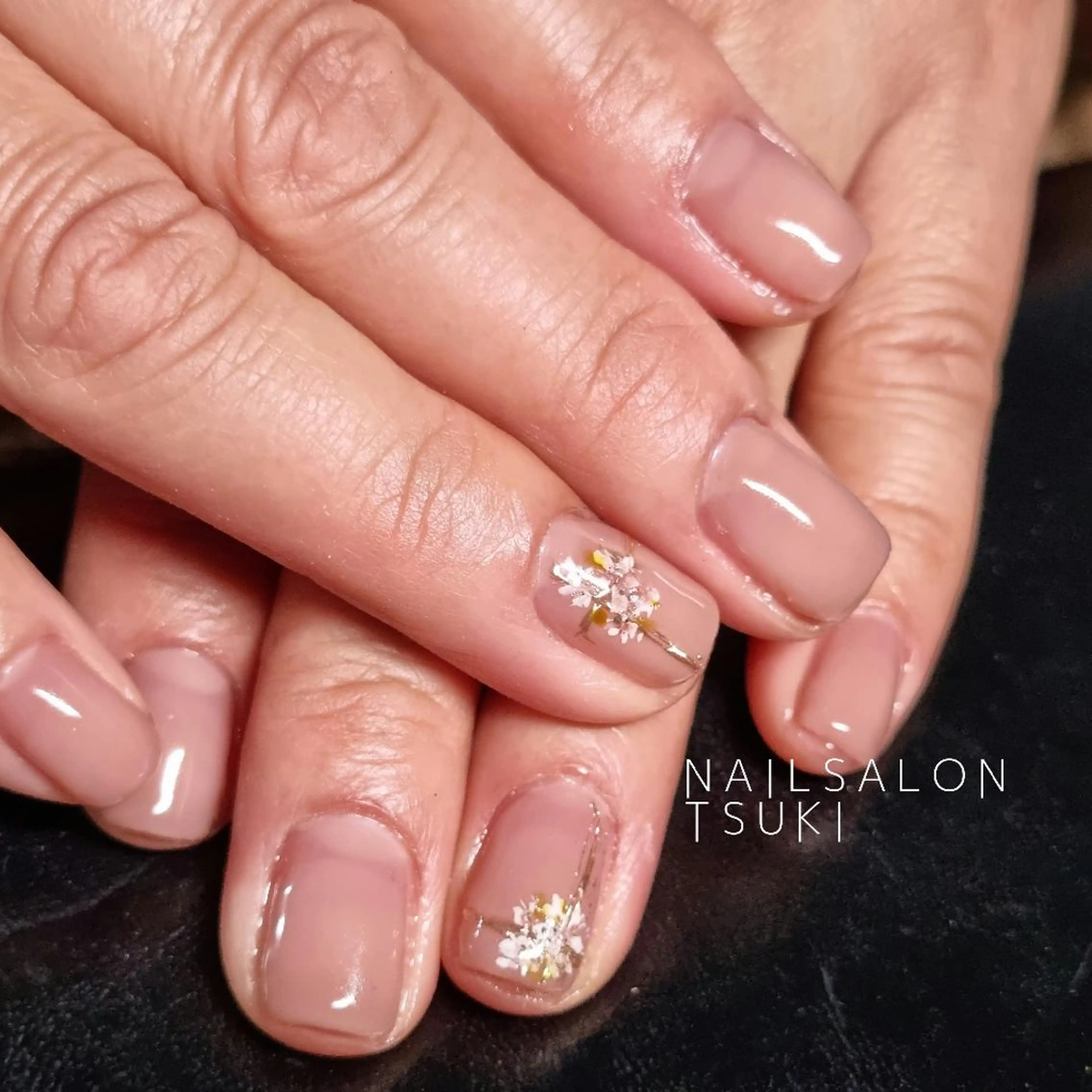 ネイル ニュアンスネイル シンプルネイル ハンドネイル Tsuki.所属・Nailsalon Tsuki.のネイルデザイン