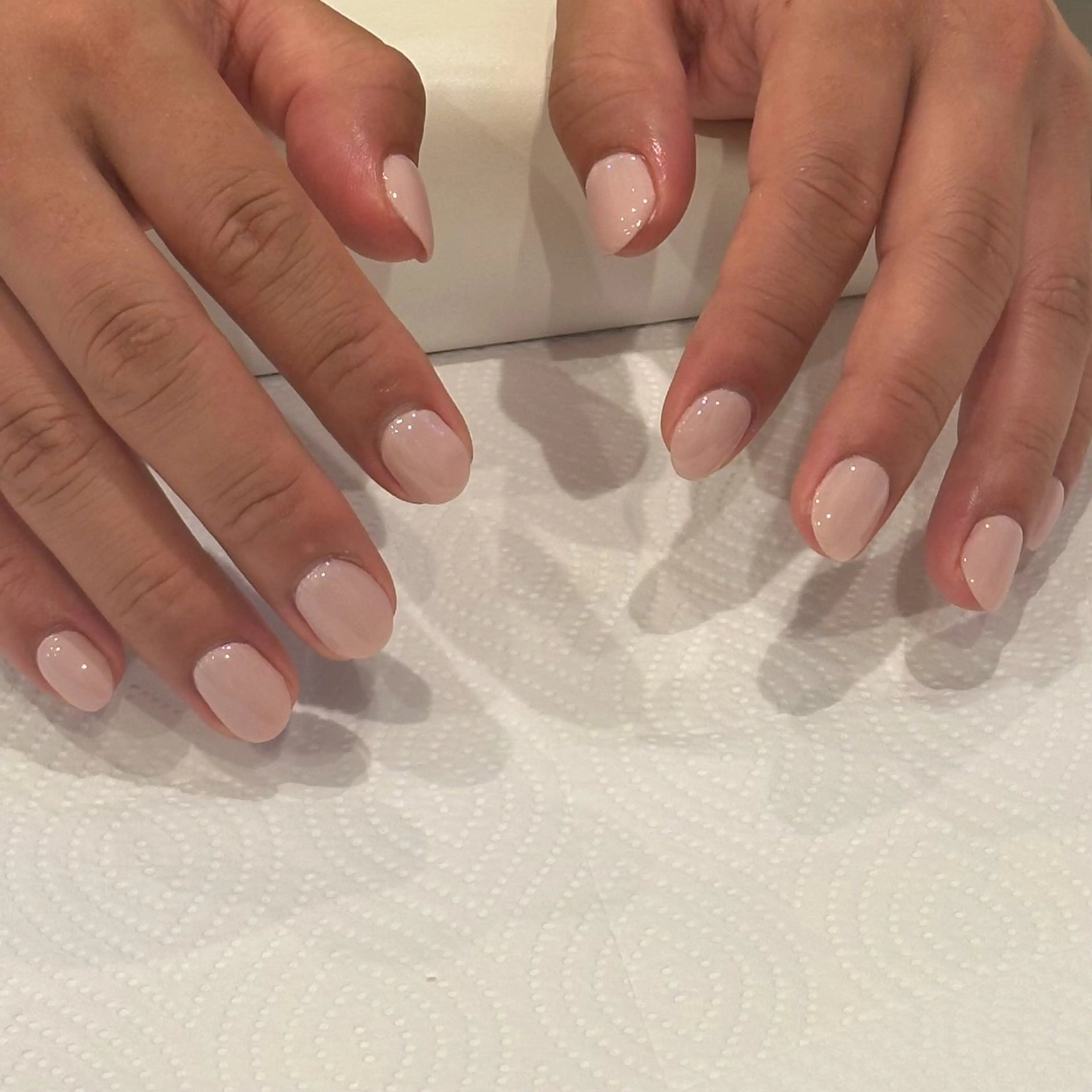 ネイル メンズネイル ワンカラーネイル ピンク ピンクベージュ elfia nailstudio所属・tamaki araiのネイルデザイン