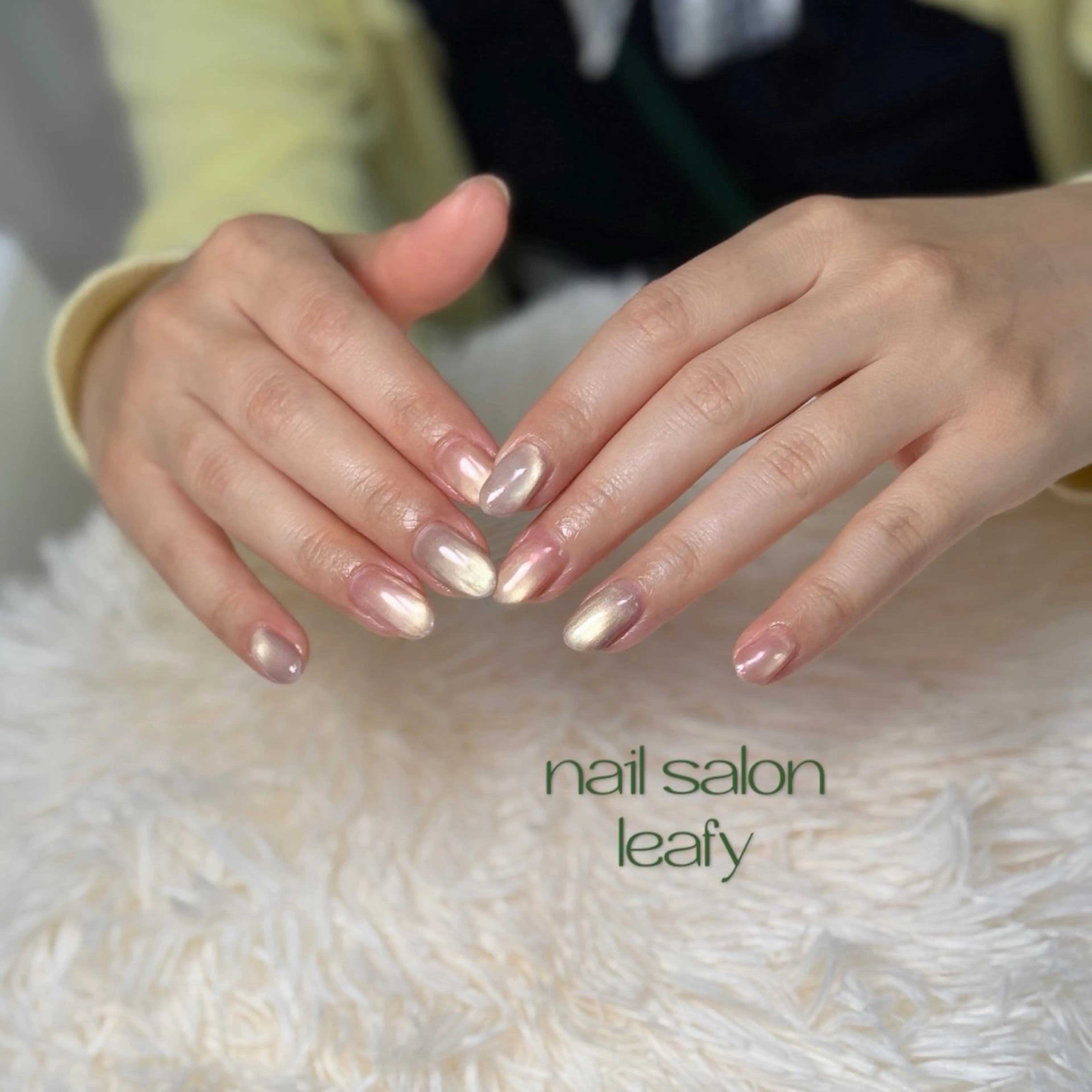 ネイル ミラーネイル ネイルサロン leafyのネイルデザイン