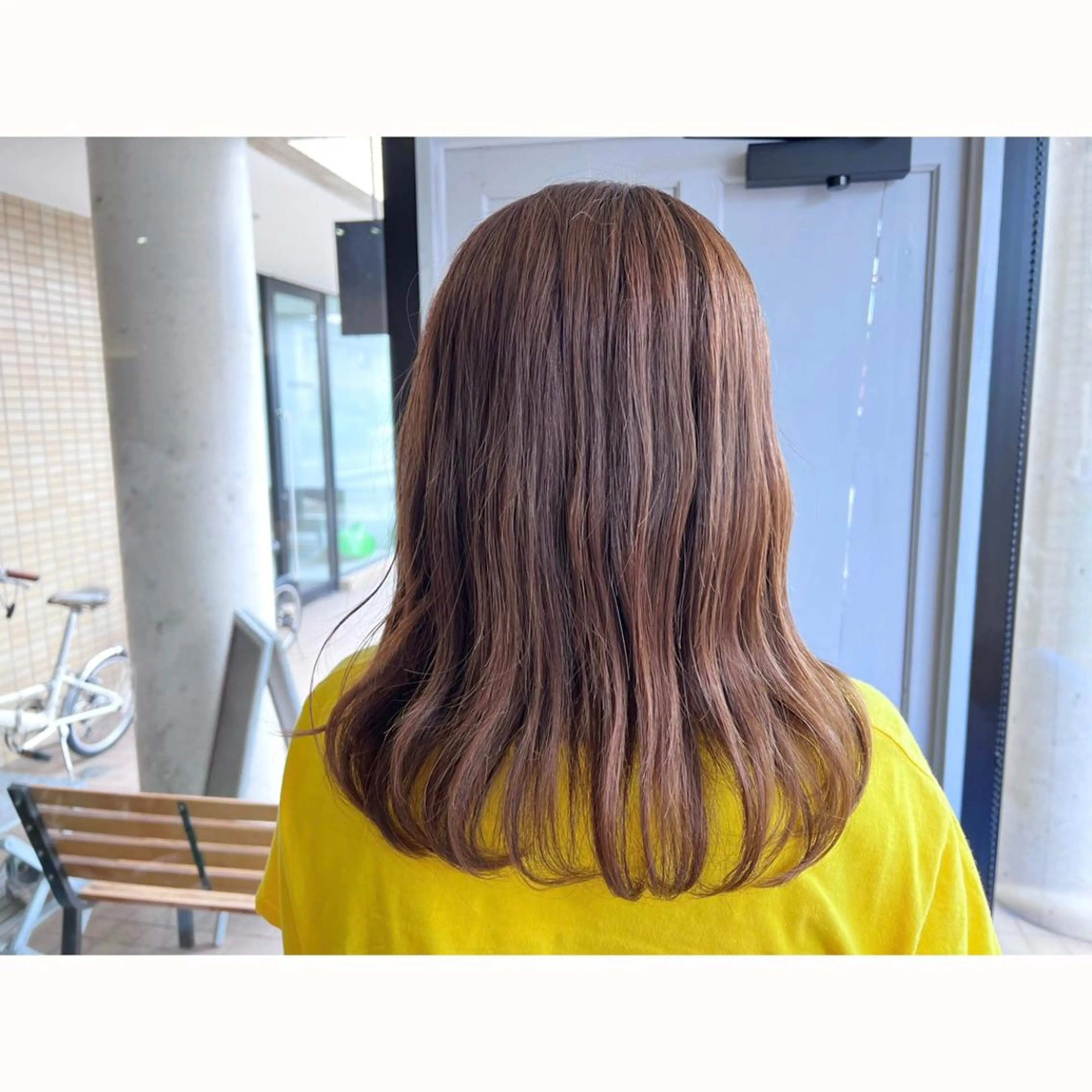ロング カラー アッシュ ベージュカラー ヘアカラー トリートメント ツキダテ ユイのヘアスタイル