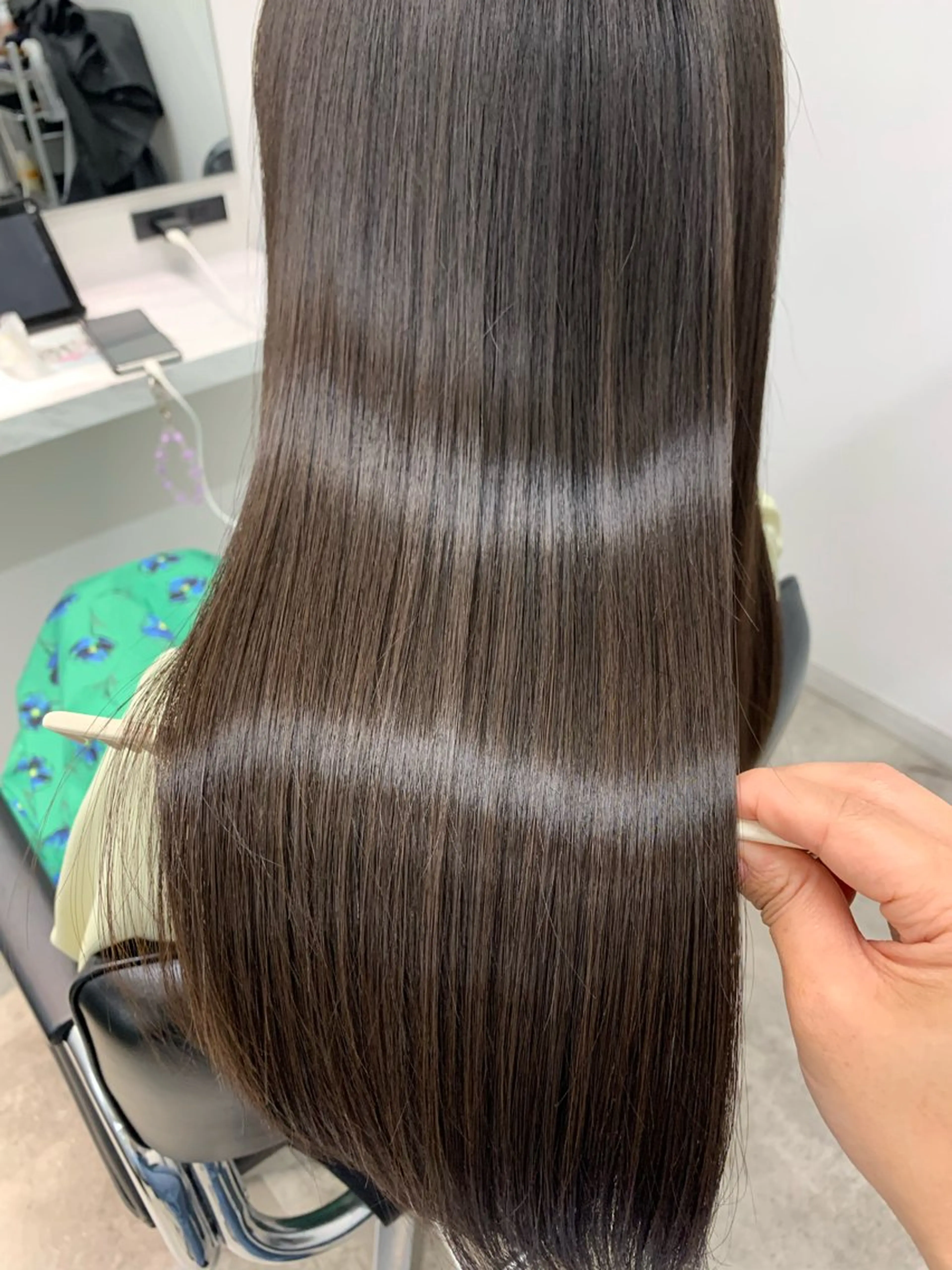 セミロング 伸ばしかけ 髪質改善 縮毛矯正 トリートメント カット トリートメント SALOWIN 銀座一丁目店所属・髪質改善/縮毛矯正 🎀小林 唯 🎀のヘアスタイル