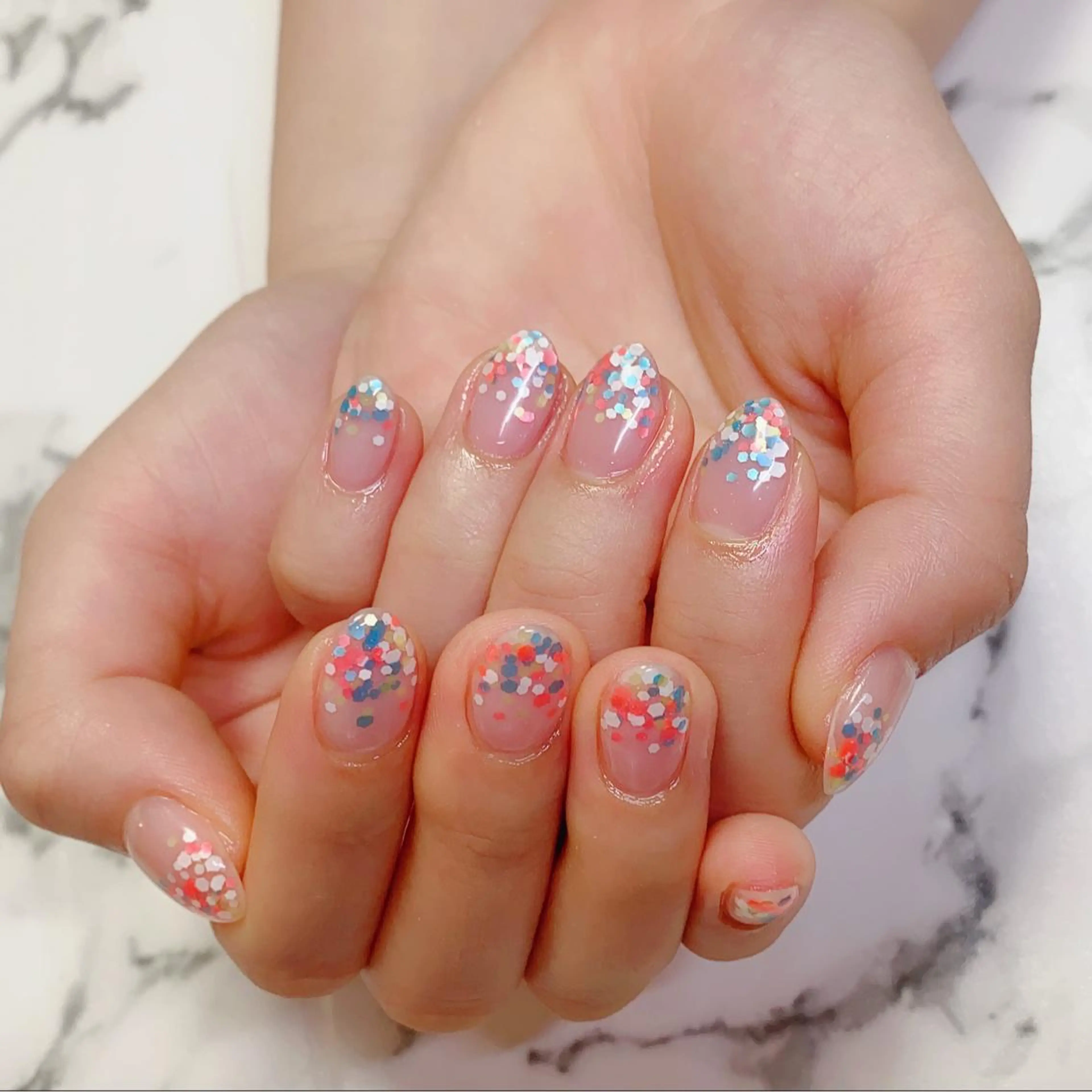 ロング カラー グラデーションカラー Q Free nailsのネイルデザイン