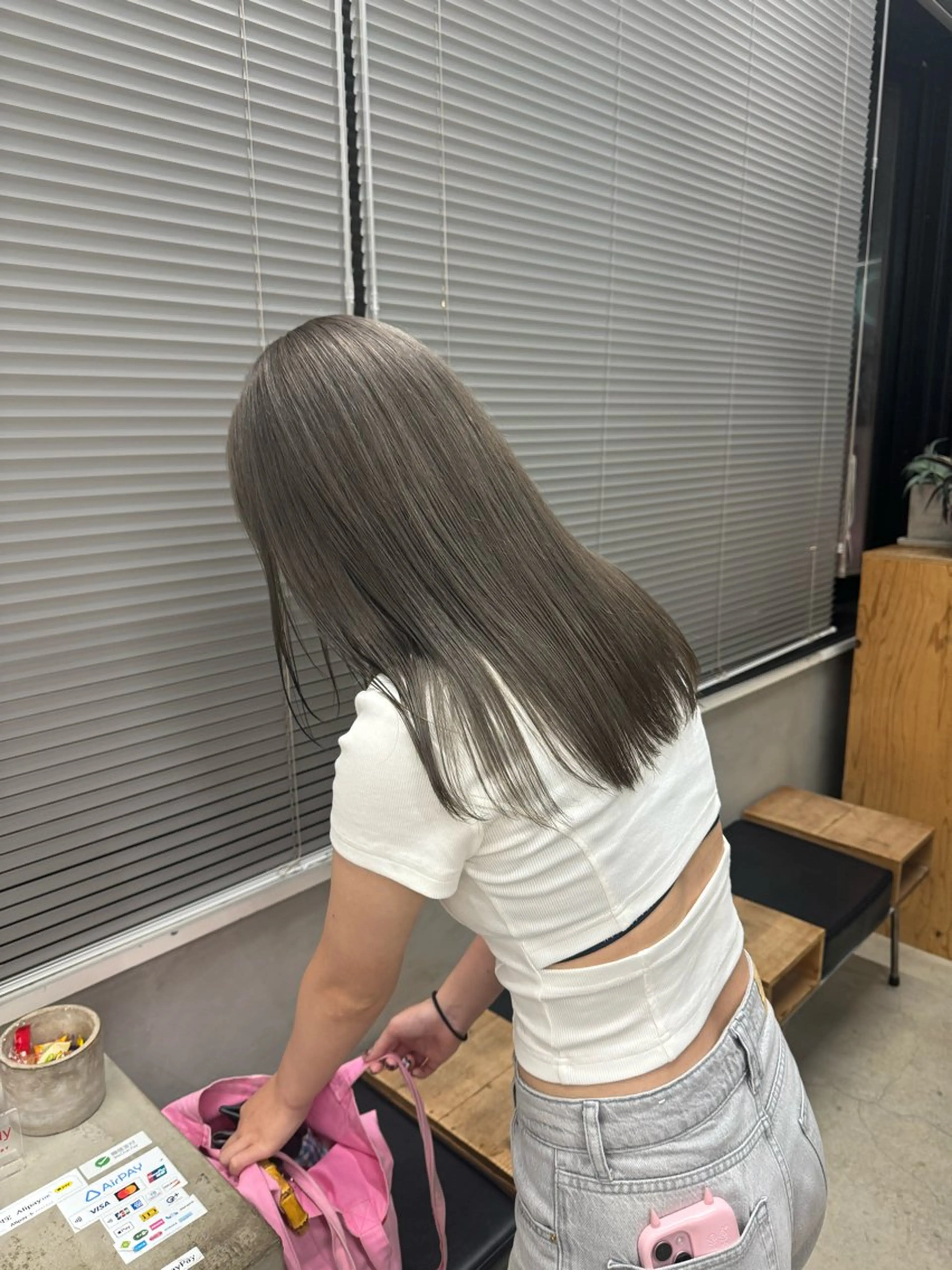 セミロング カラー ブリーチ ダブルカラー グレージュ tetohair ありもとみゆのヘアスタイル