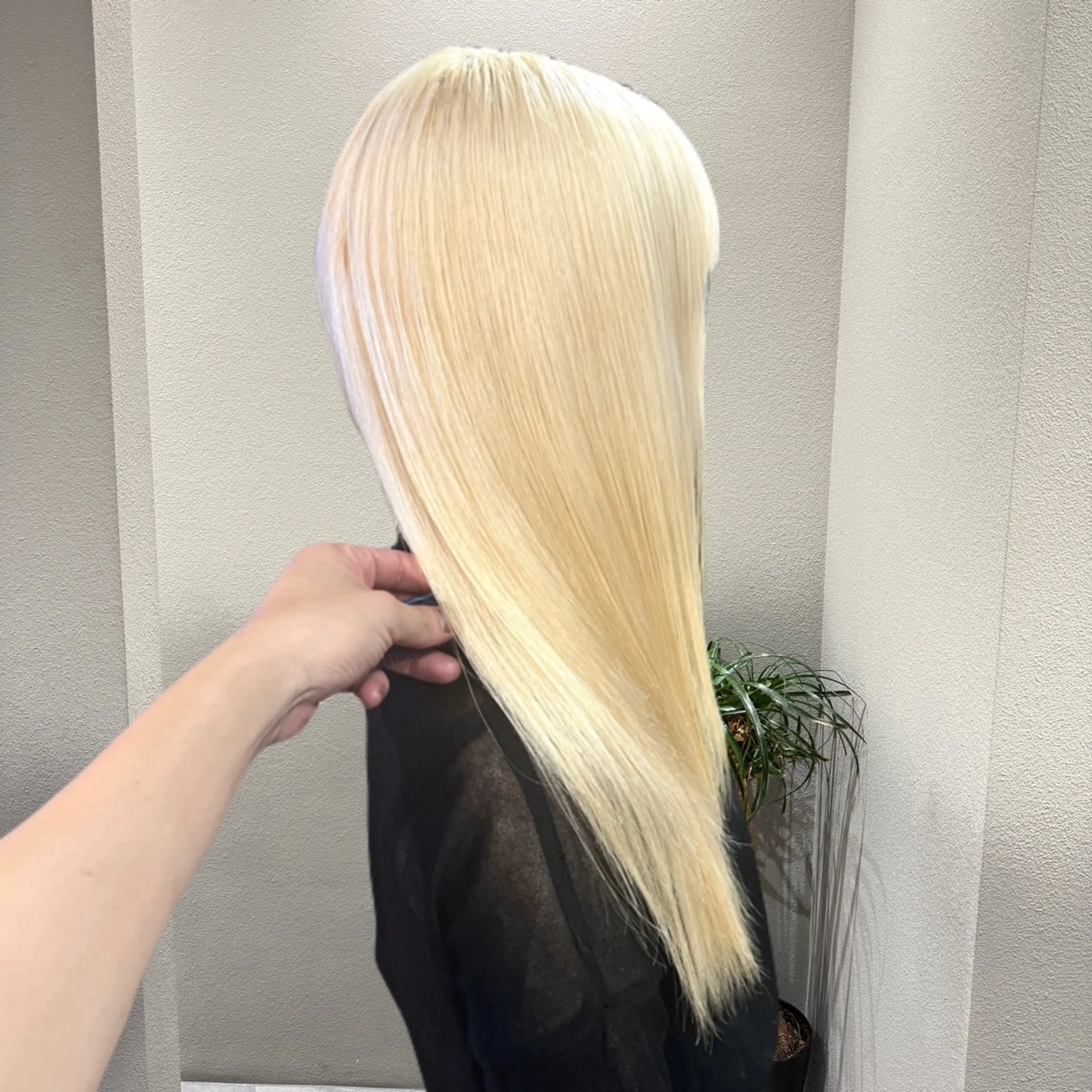 ミディアム カラー ブリーチ ブロンド ケアブリーチ ハイトーンカラー ホワイトブロンド ヘアカラー トリートメント ヘアセット ✨ブリーチ支持No1 複雑履歴修正/舘岡のヘアスタイル