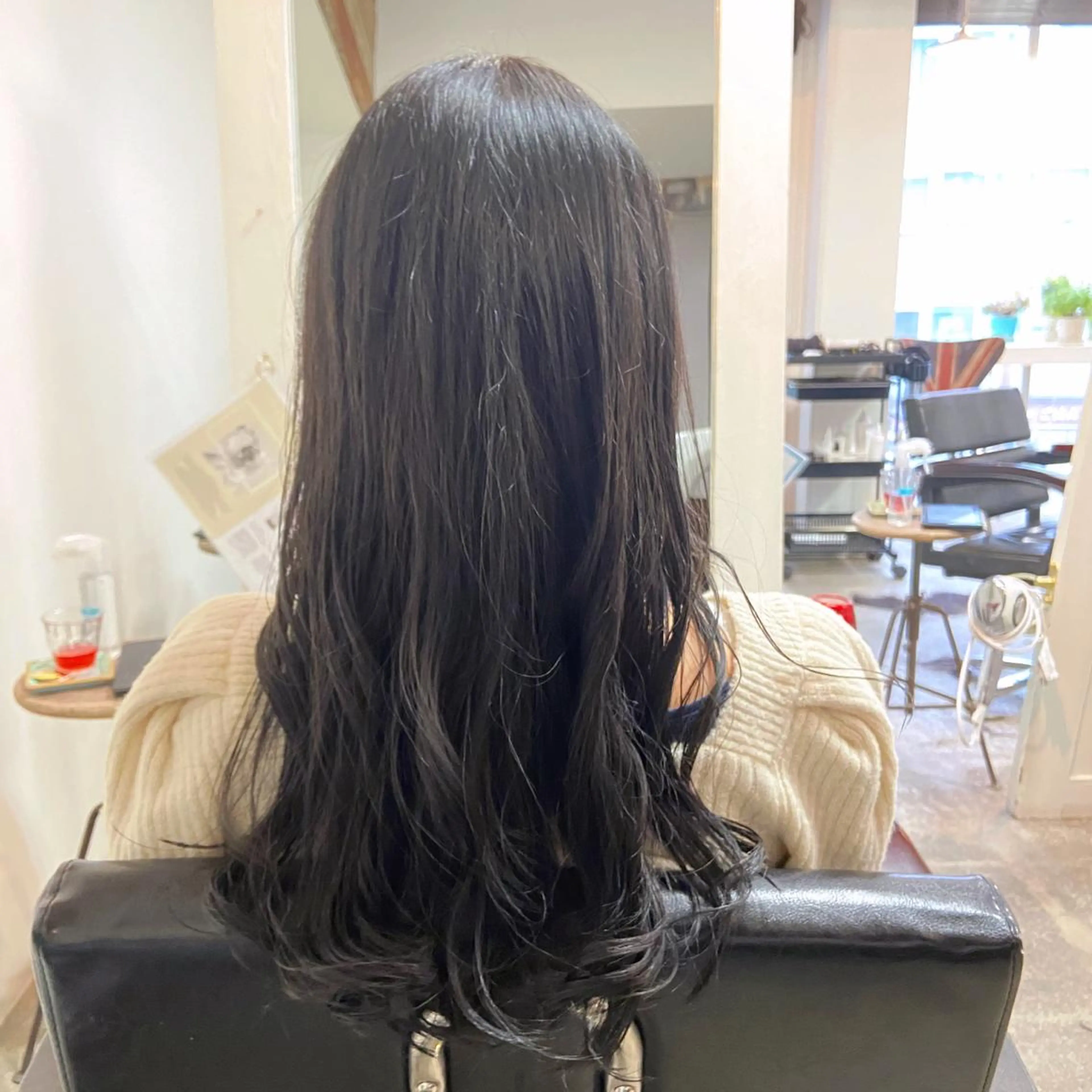 ロング カラー ブリーチ ブルーカラー ブルージュ ブリーチなしカラー カット ヘアカラー 【似合わせ、垢抜け ヘア】KAEDEのヘアスタイル