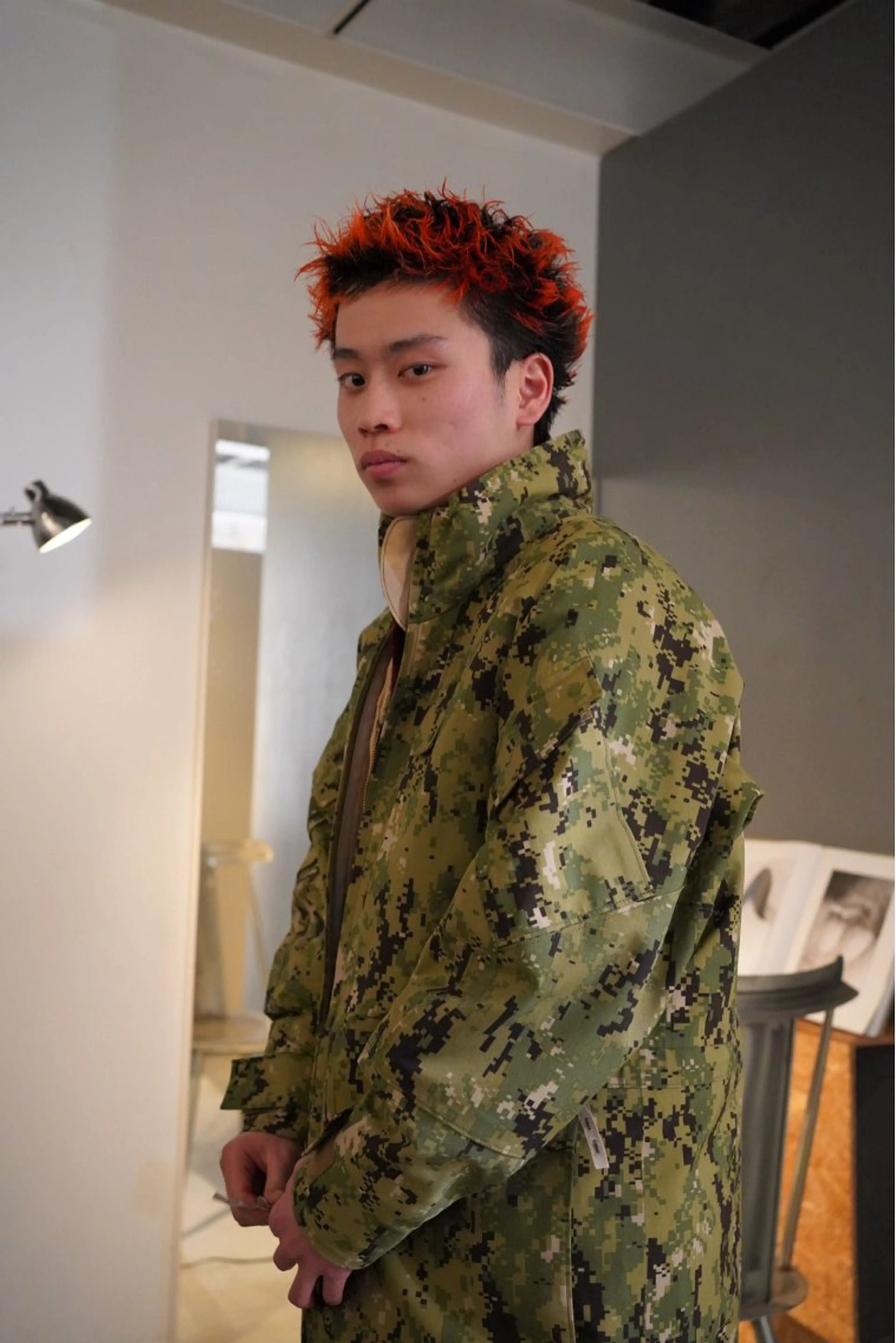 ショート カラー メンズ メンズハイトーン ハイトーンカラー ショートヘア カット ヘアカラー zoey警固店所属・二神 公輔のヘアスタイル