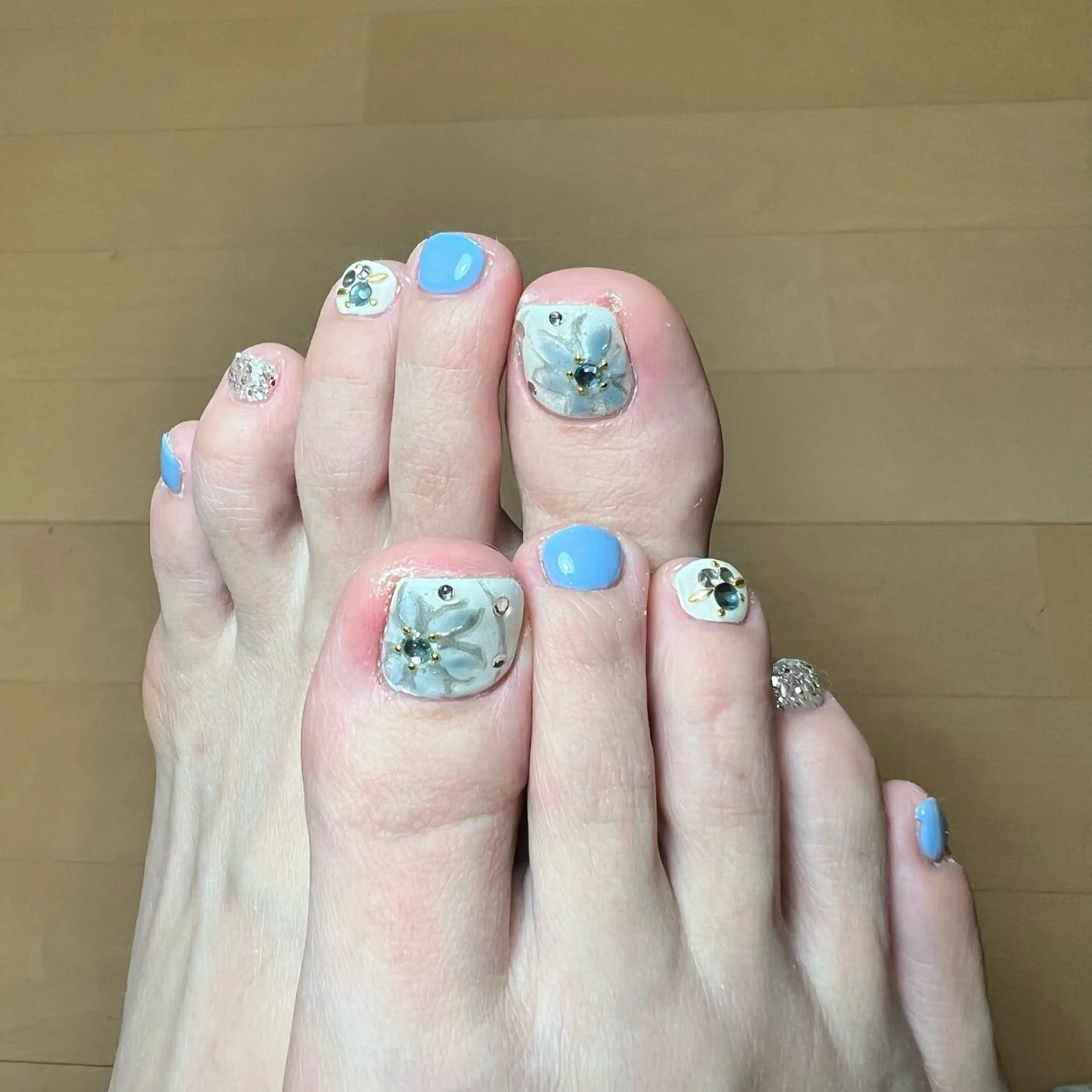 ネイル フラワーネイル フットネイル フットネイル COCO+所属・COCO +のエステ・リラクイメージ